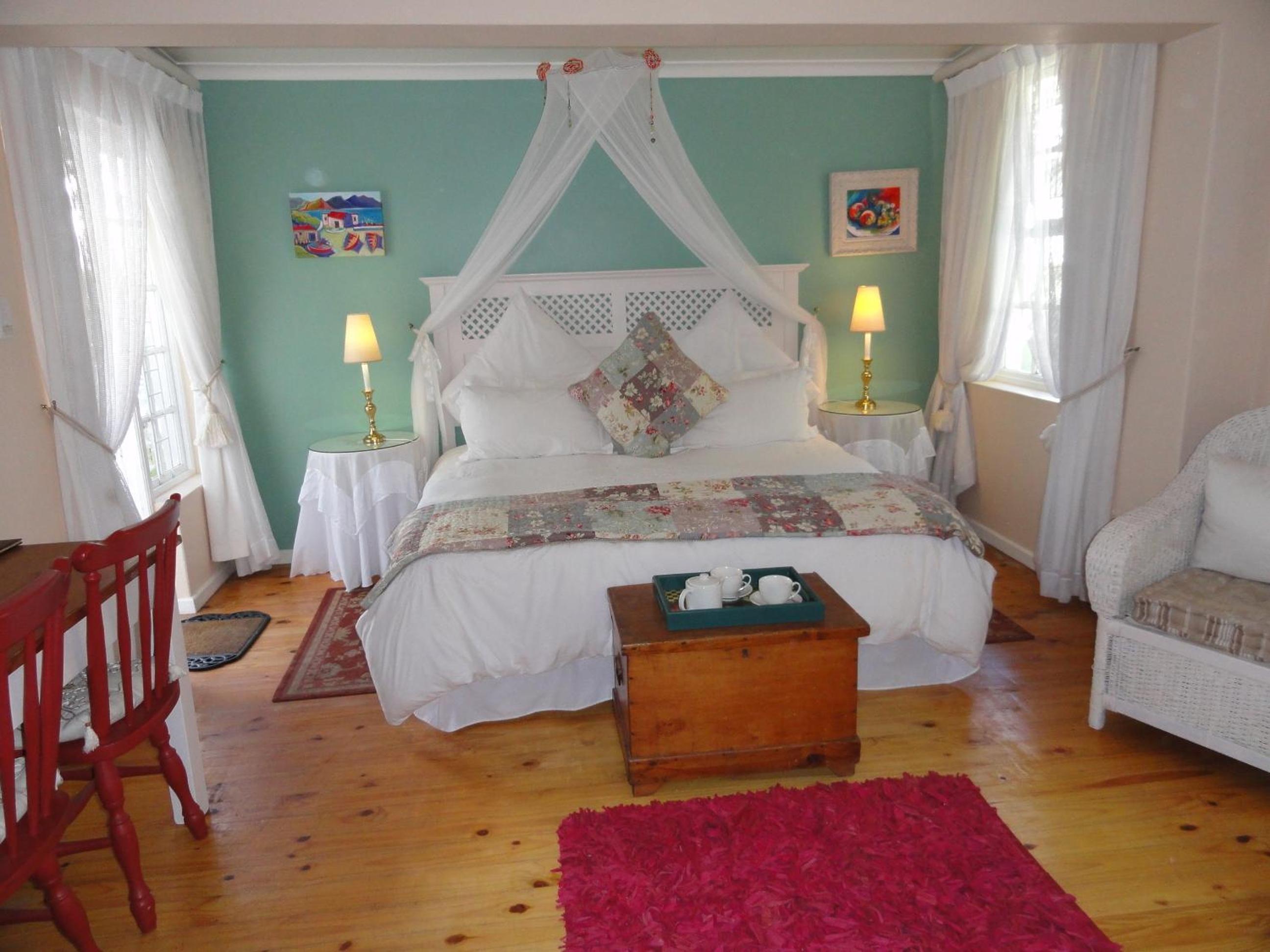 Suite - Photo 1
