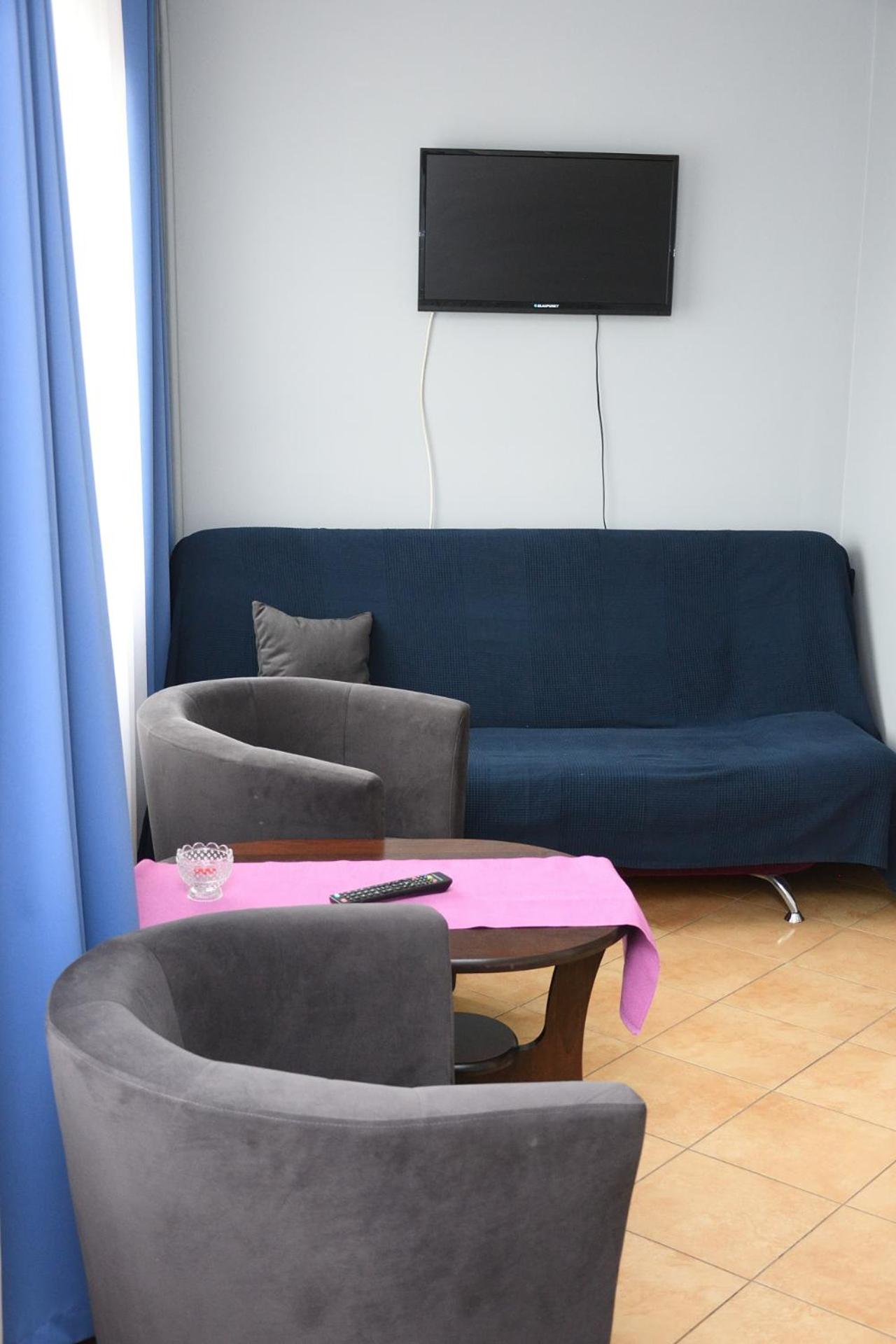 Suite (2 Adults) - Photo 15