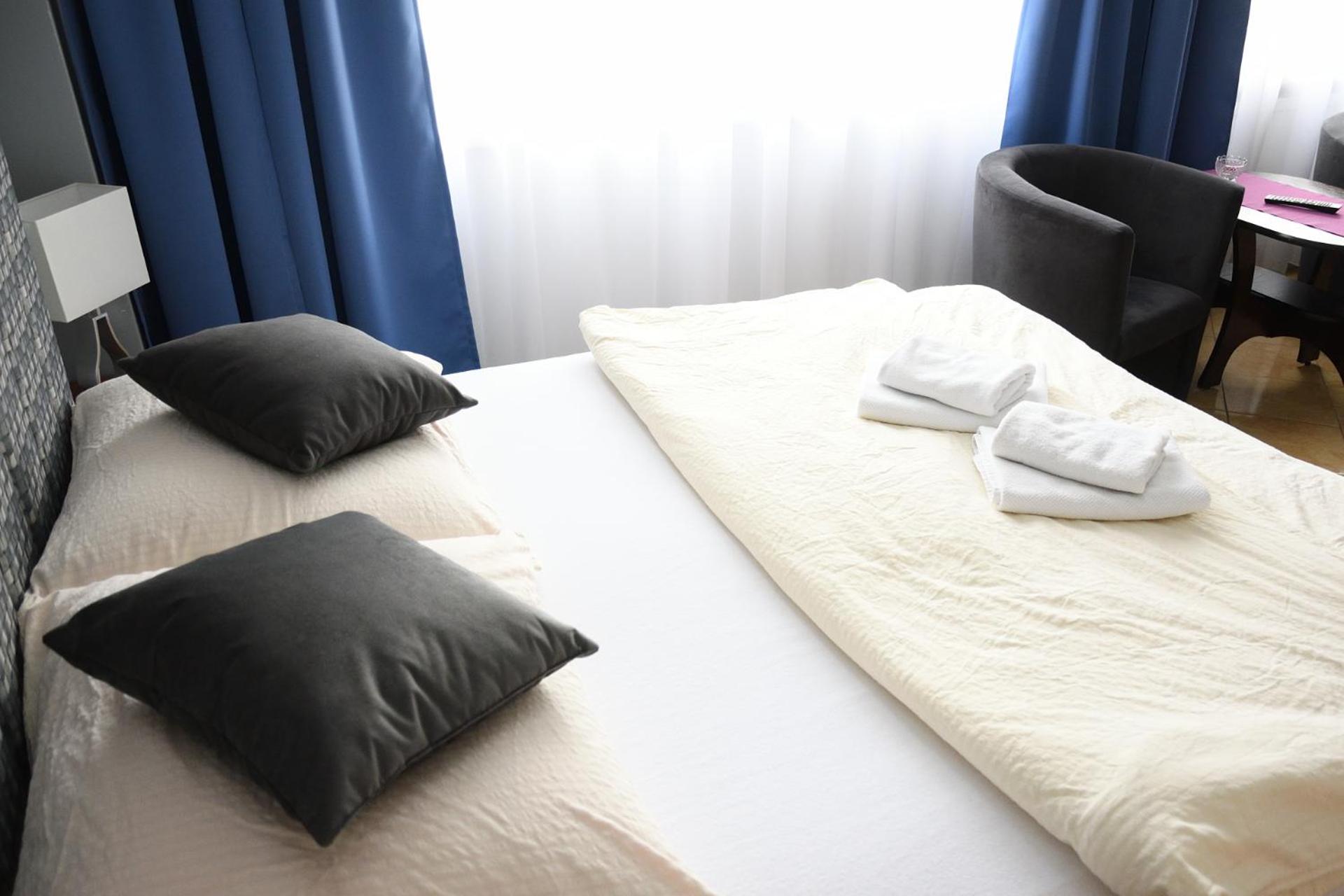 Suite (2 Adults) - Photo 14