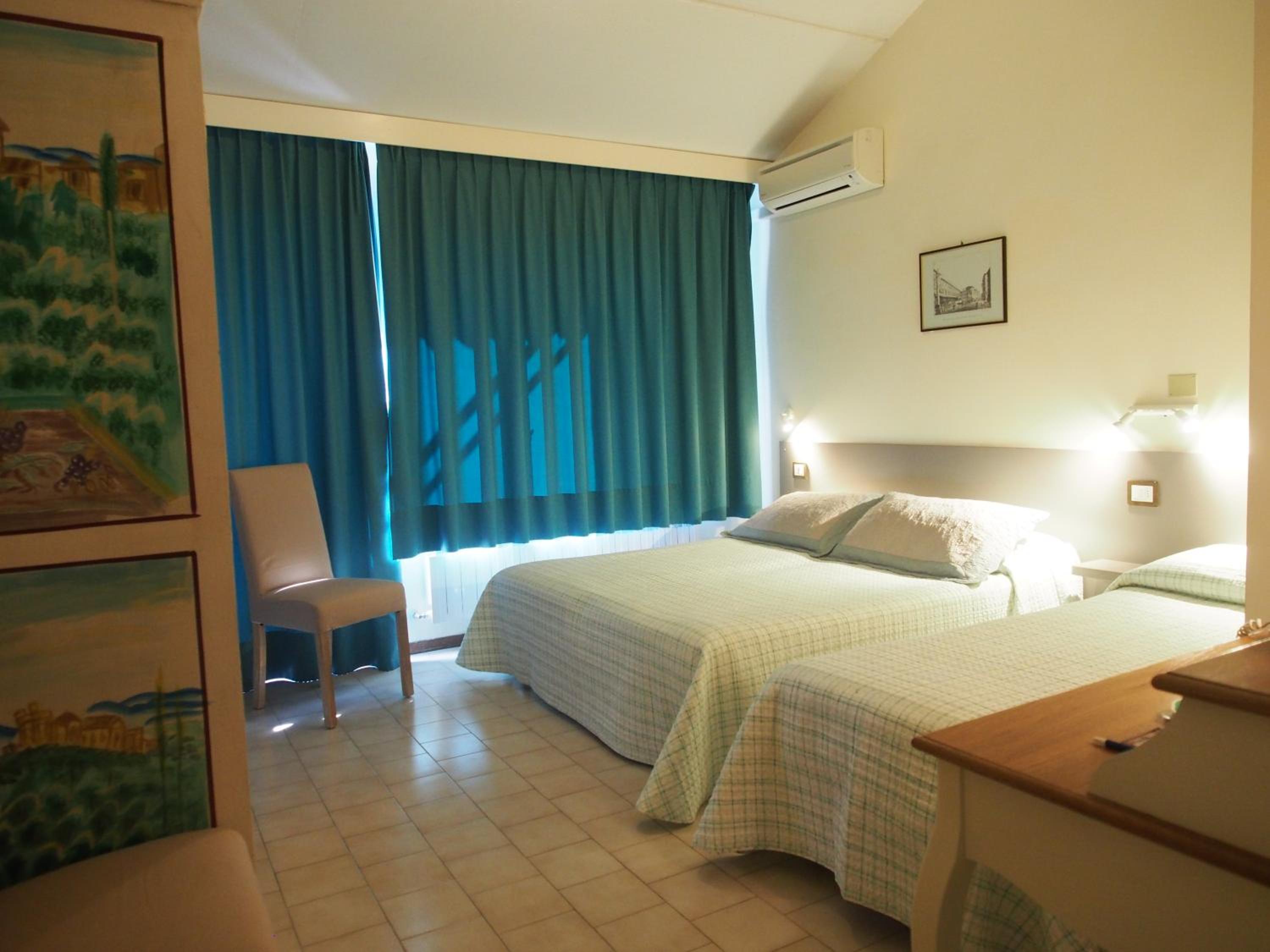 Triple Room - Photo 2