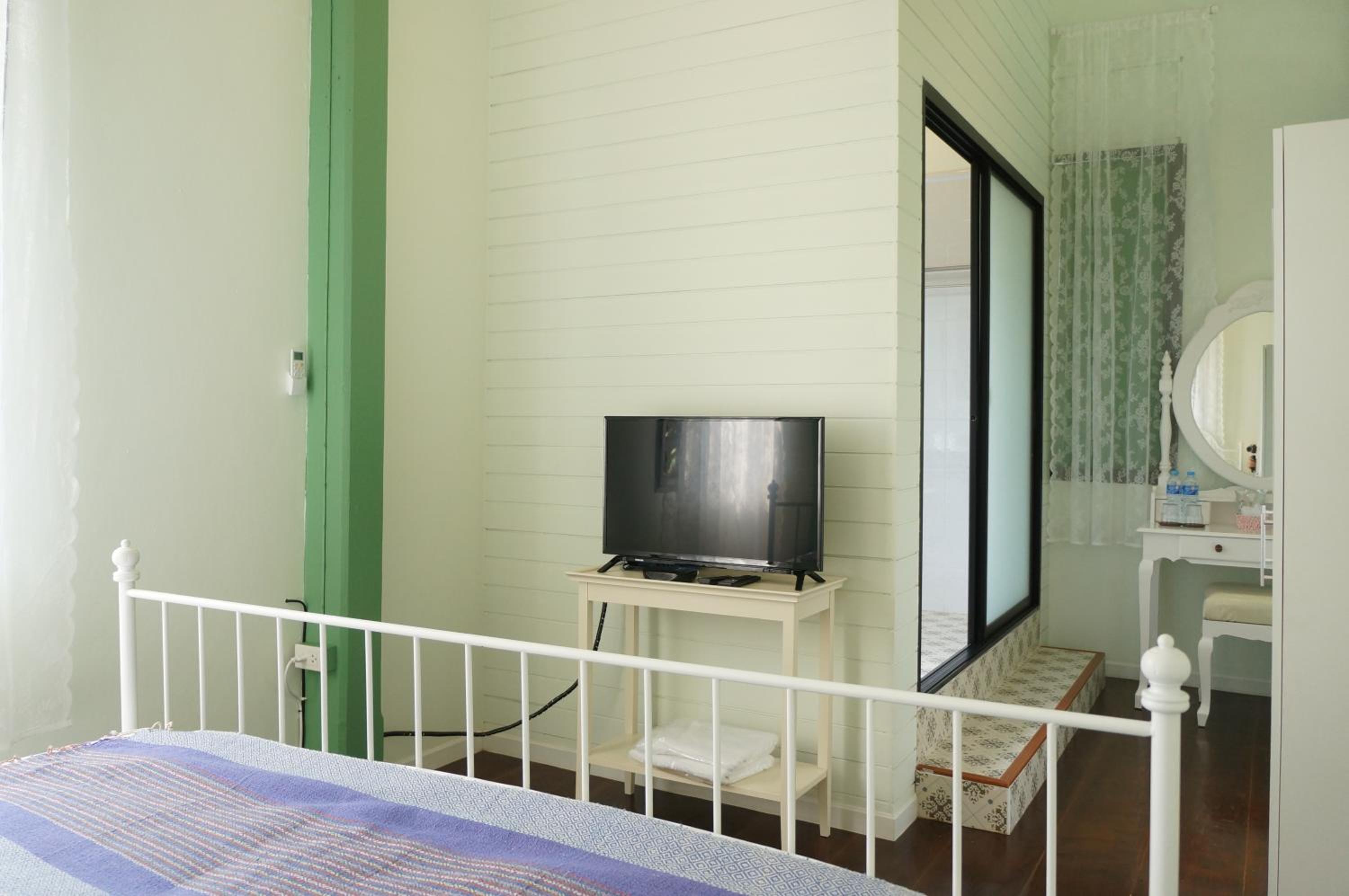 Deluxe Double Room with Balcony photo 2