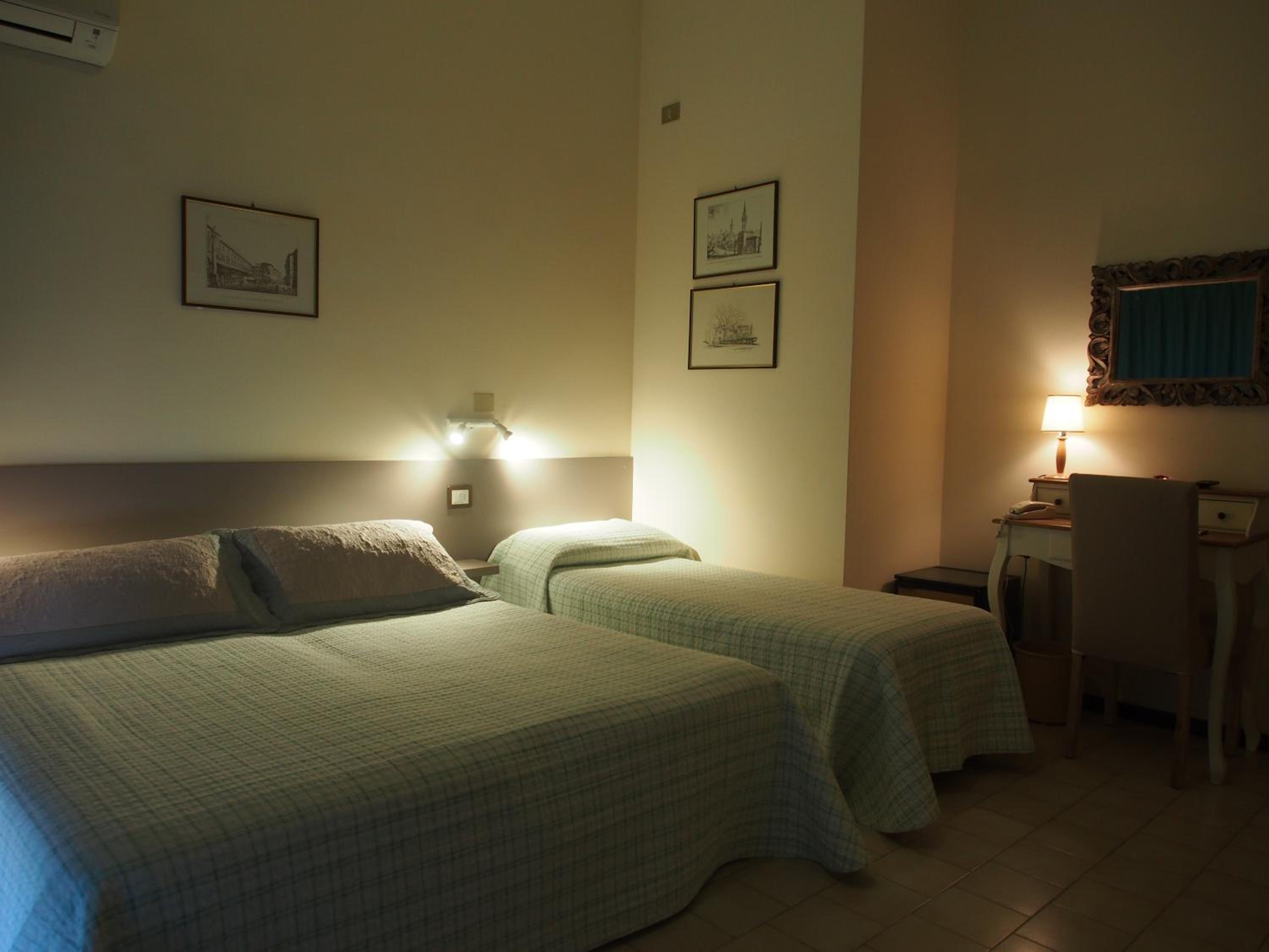 Triple Room - Photo 1