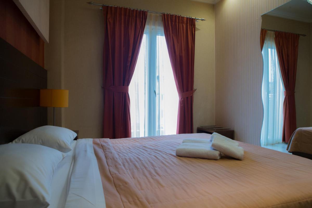 Budget Double Room photo 2