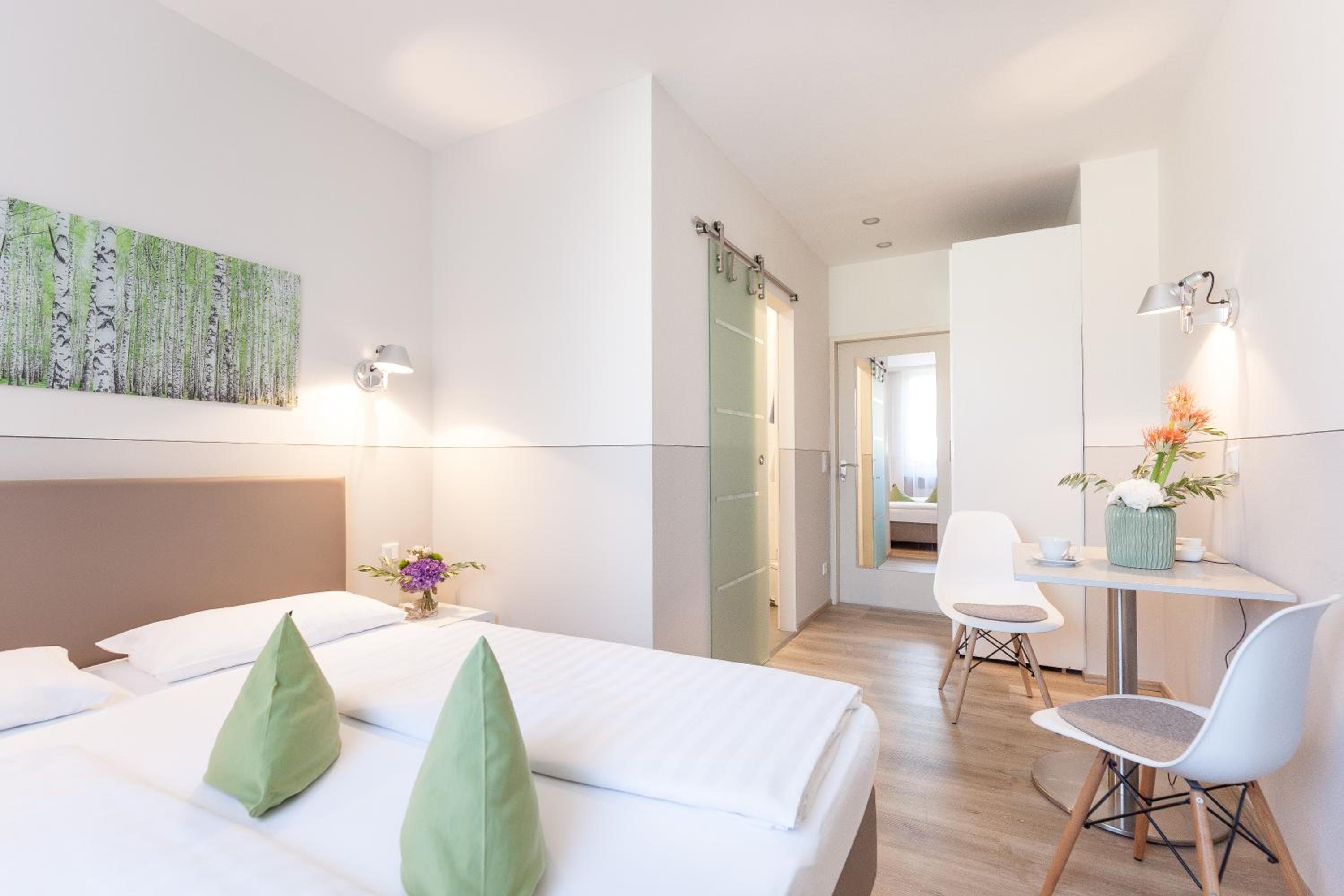 Standard Double Room - Photo 3
