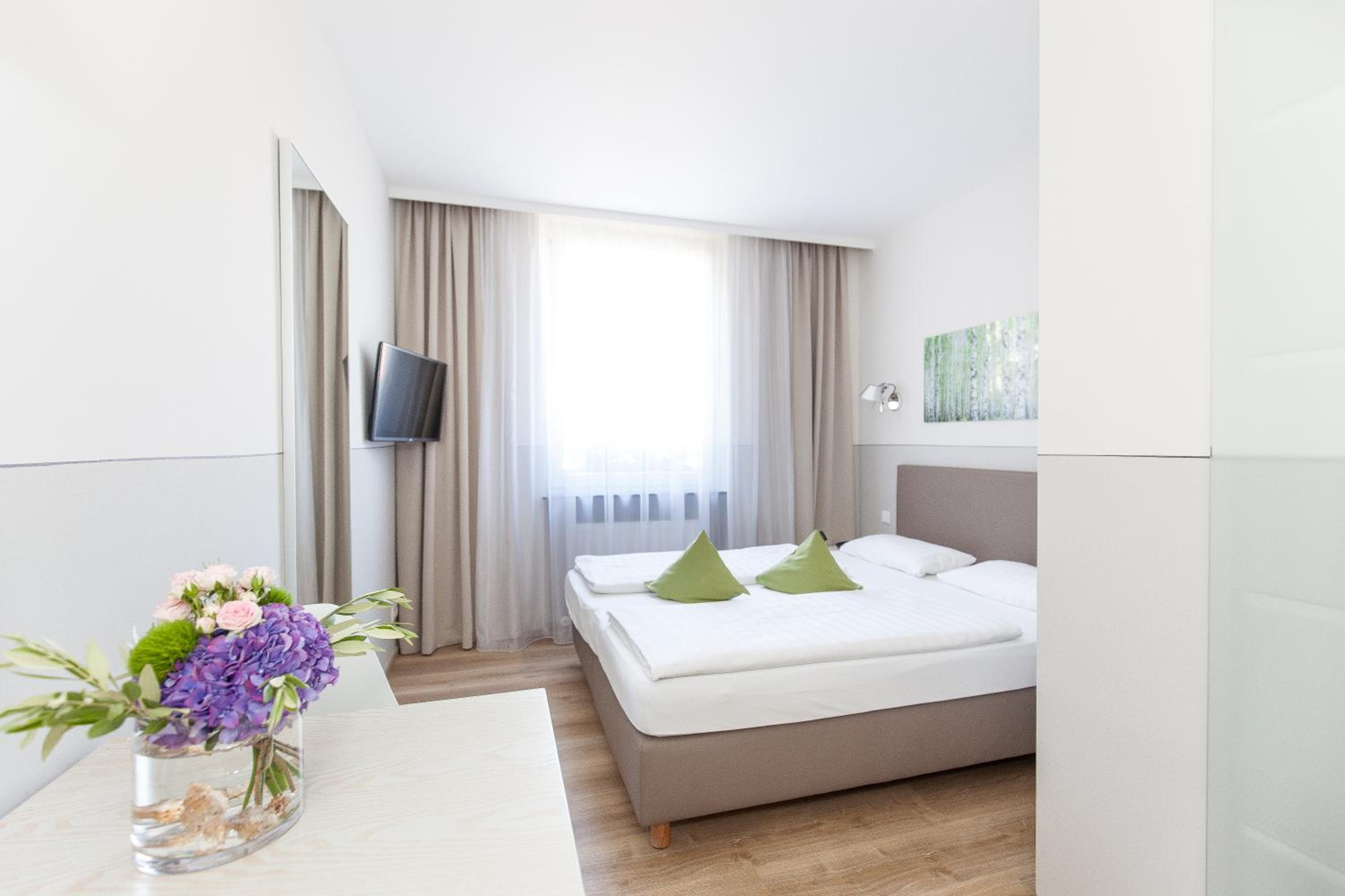 Standard Double Room - Photo 4