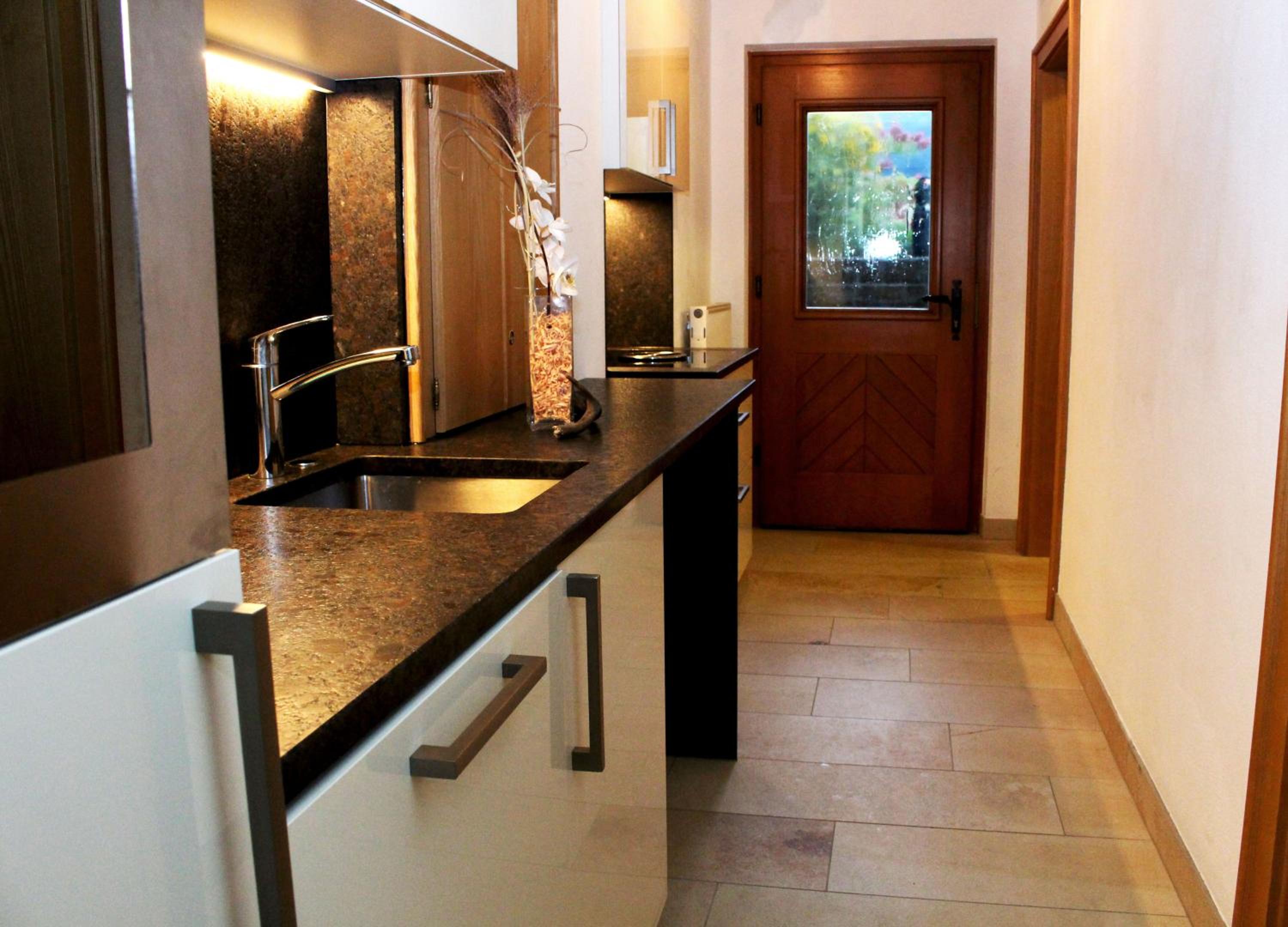 Apartment with Terrace - Photo 4