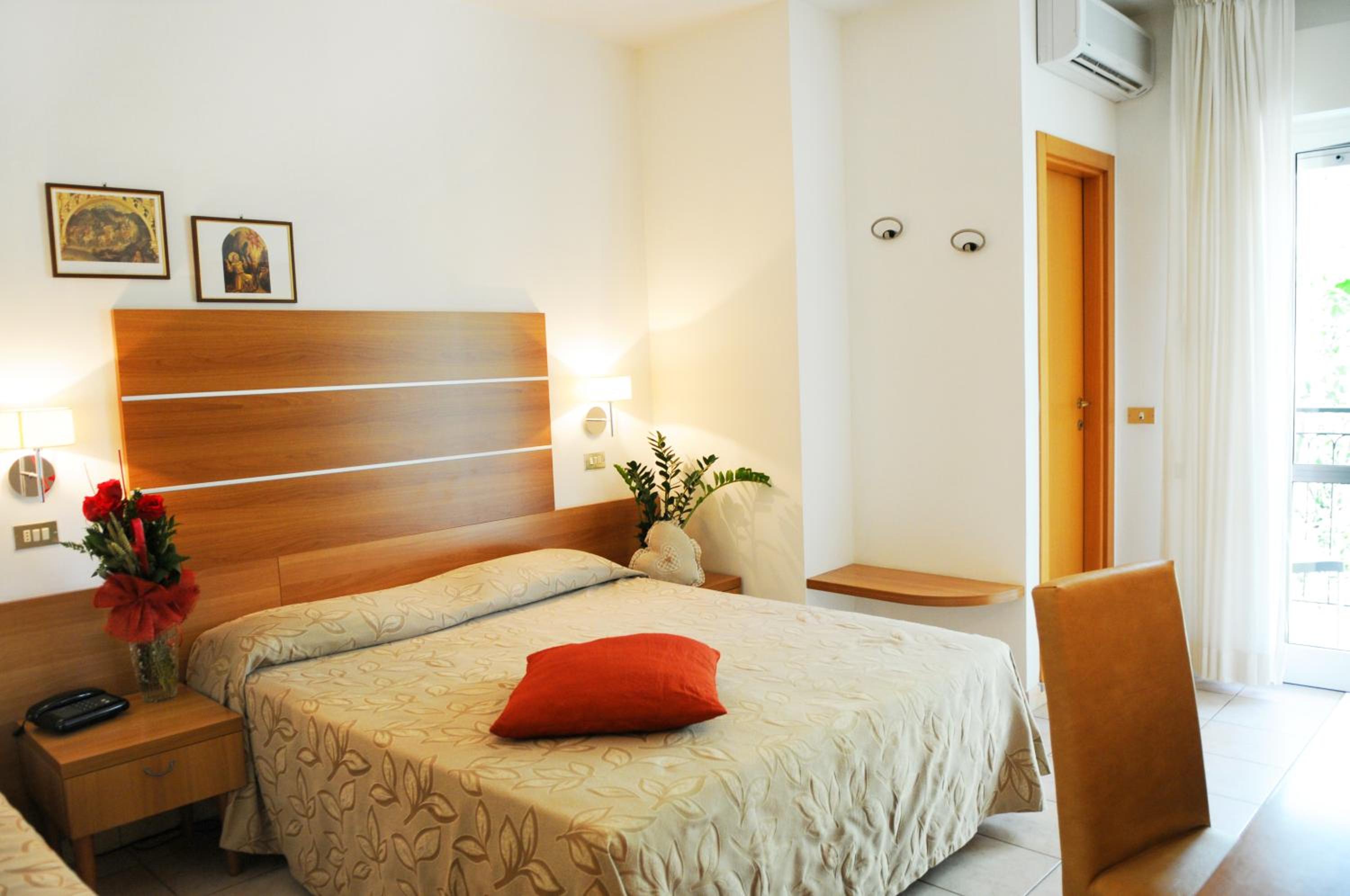 Double Room - Photo 2