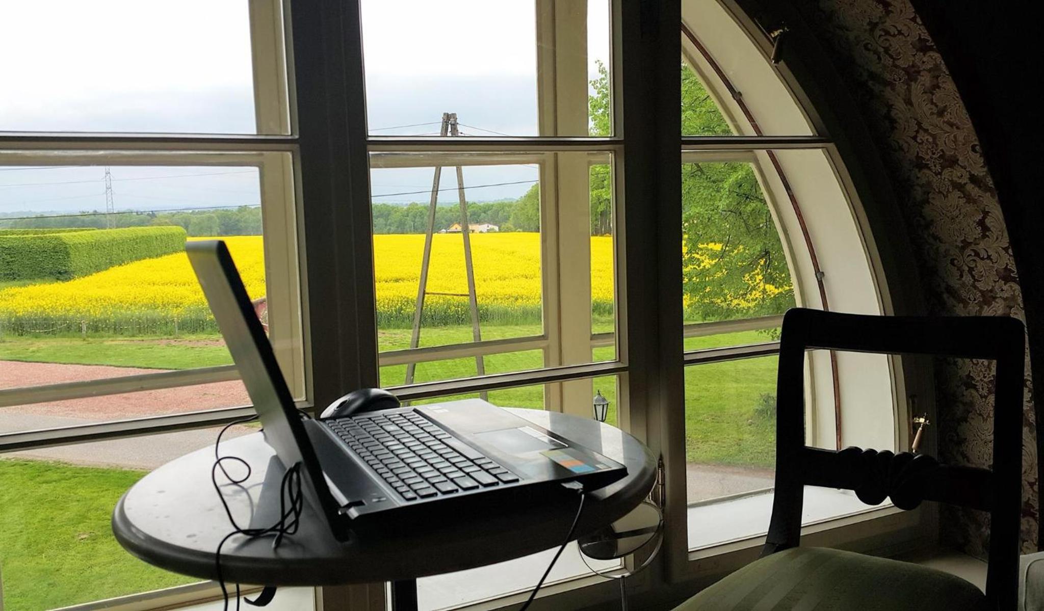 Deluxe Double Room - Photo 11