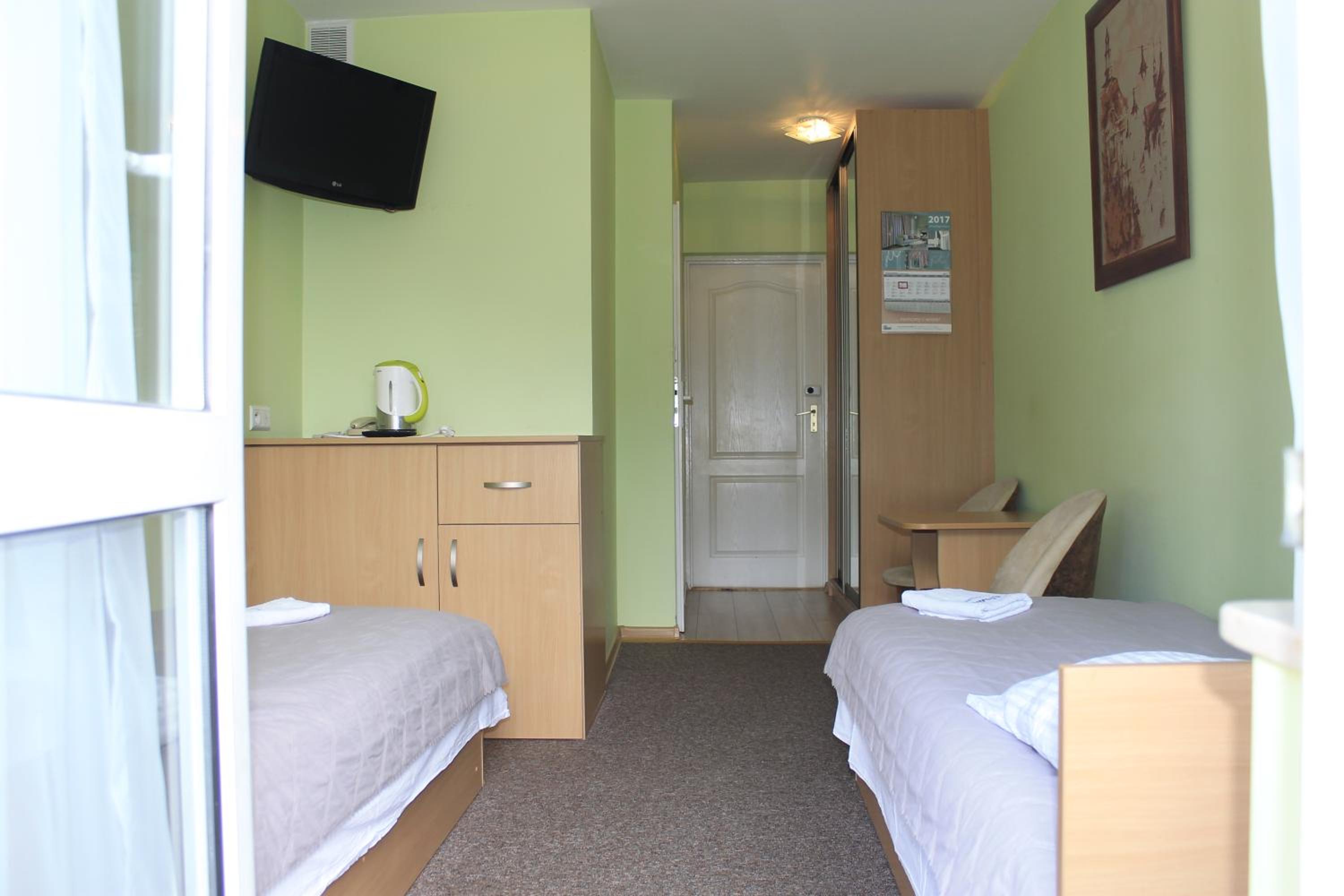 Standard Twin Room with Mountain View photo 1