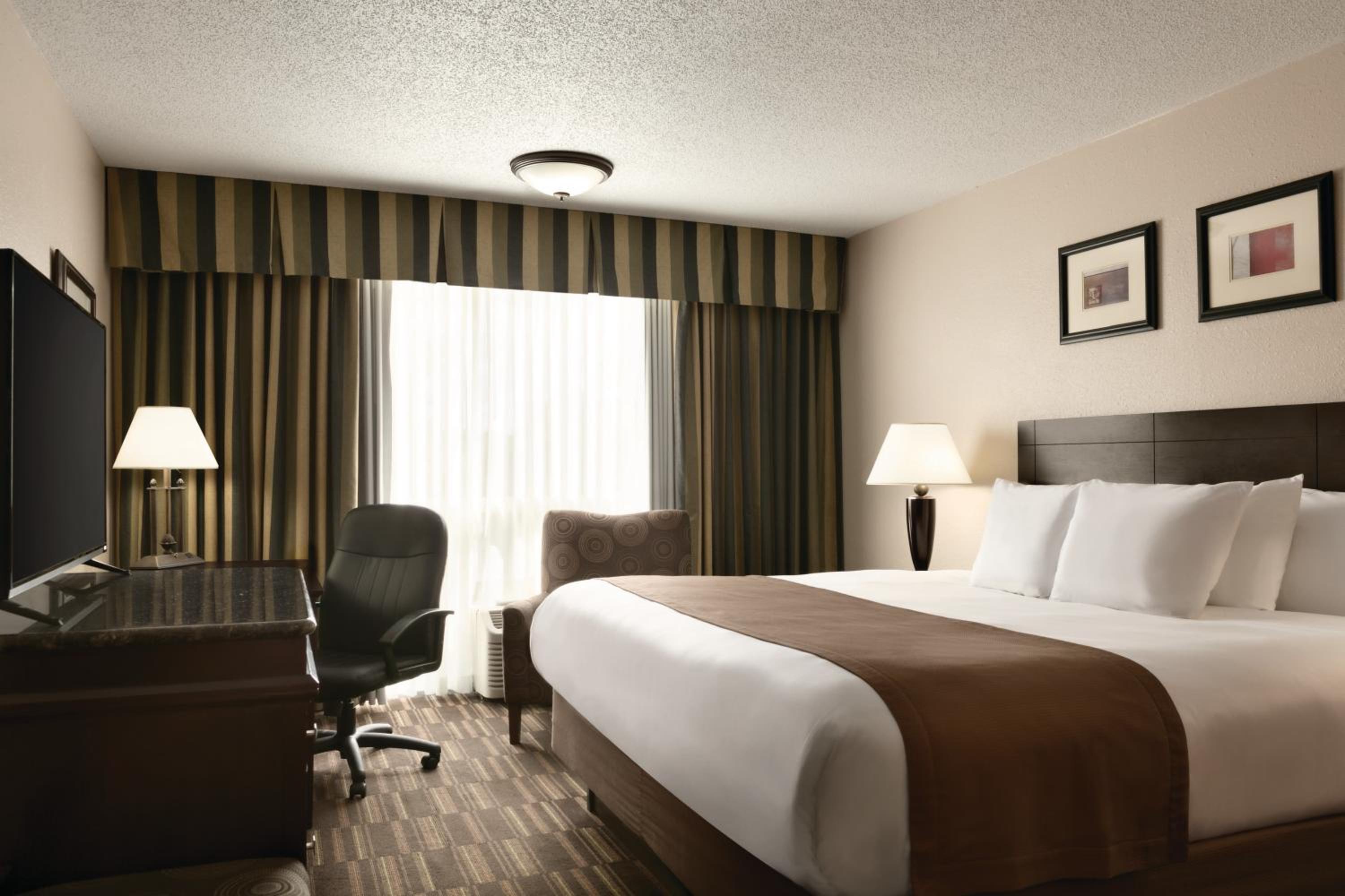 King Room - Non-Smoking photo 1