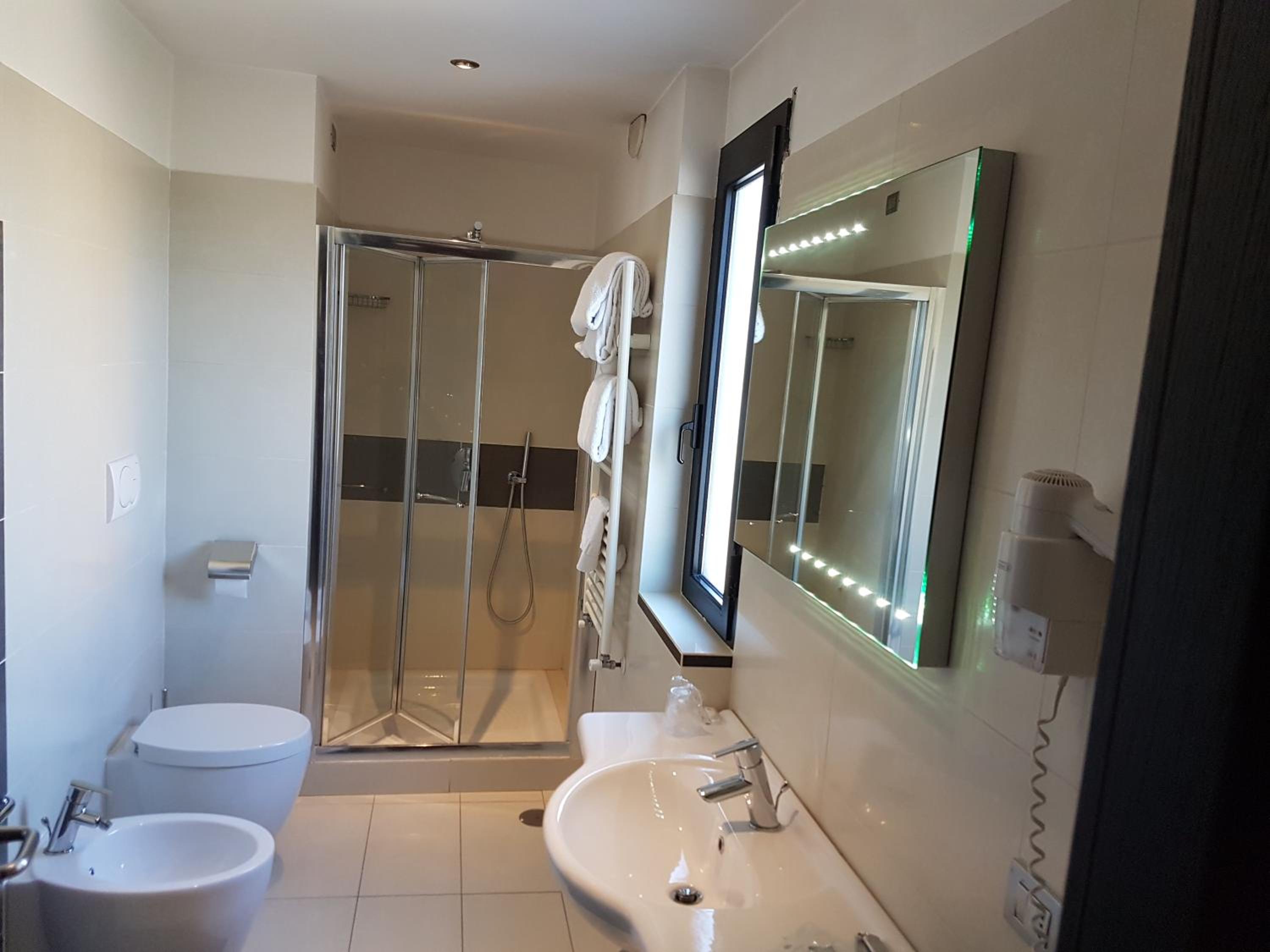 Deluxe Triple Room photo 2