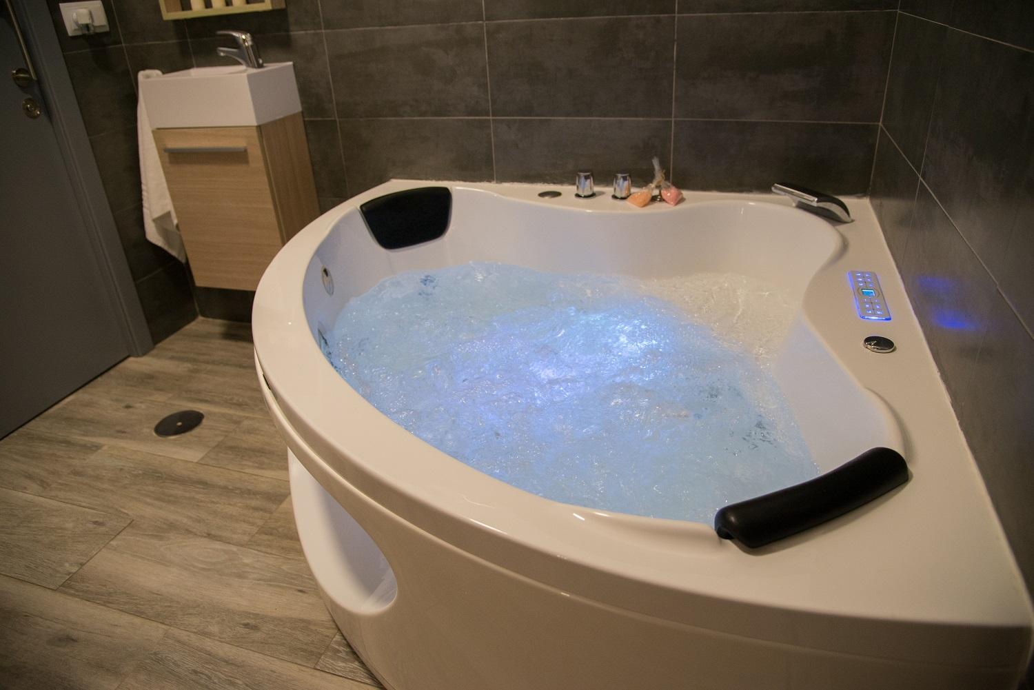 Deluxe Double Room with Bath photo 3