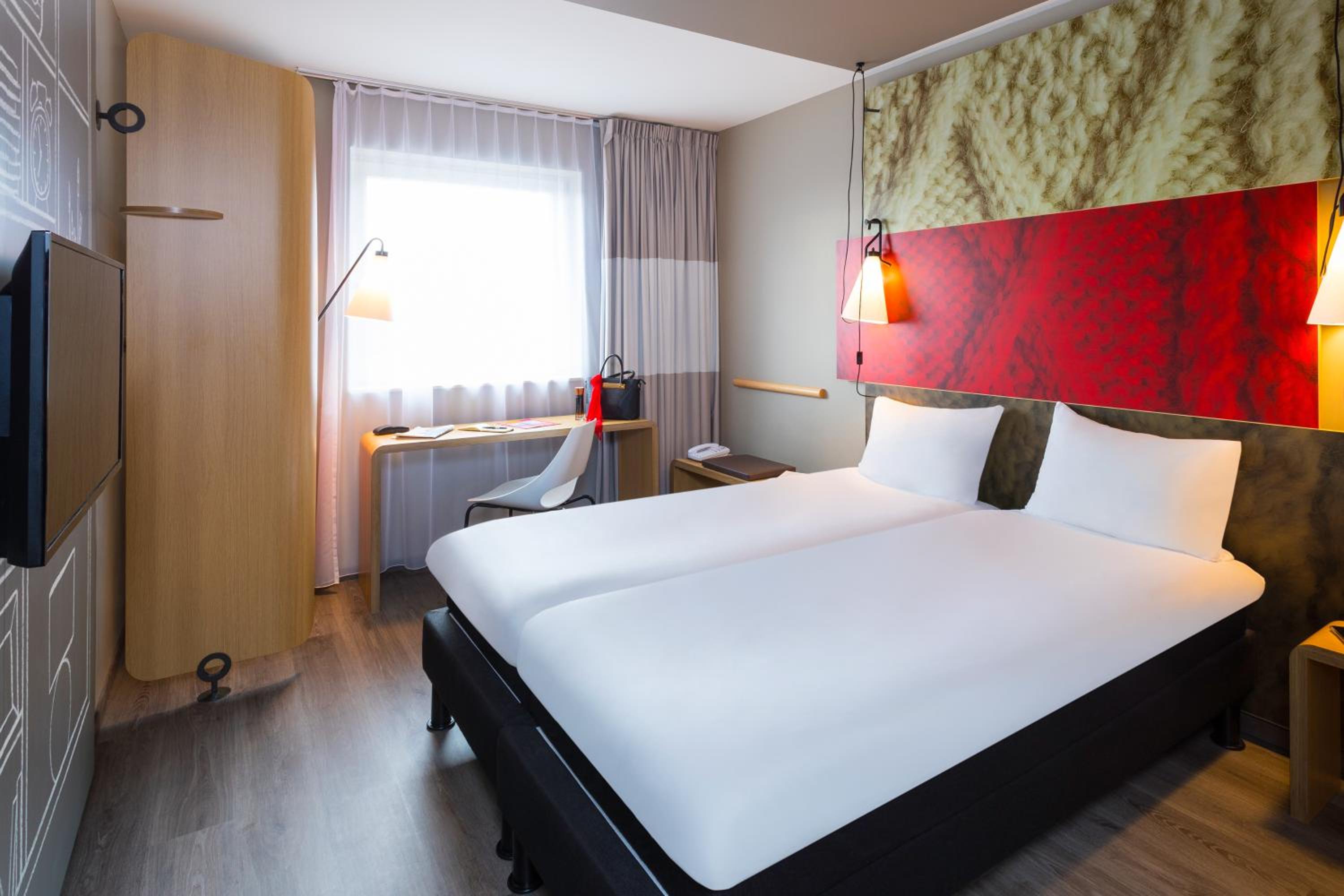 Standard Room with One Double Bed or Two Single Beds photo 1