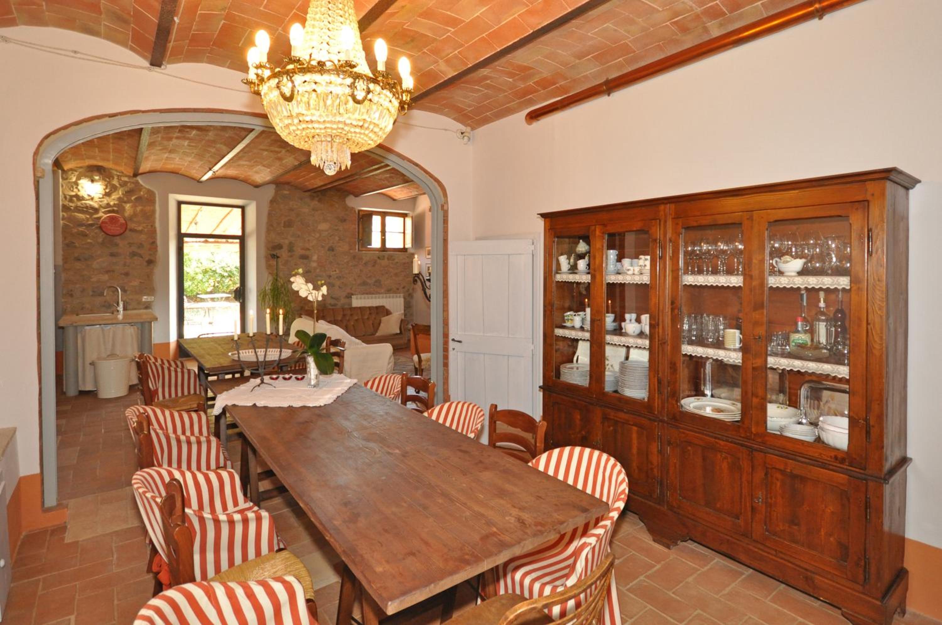 Eight-Bedroom Country house  photo 3
