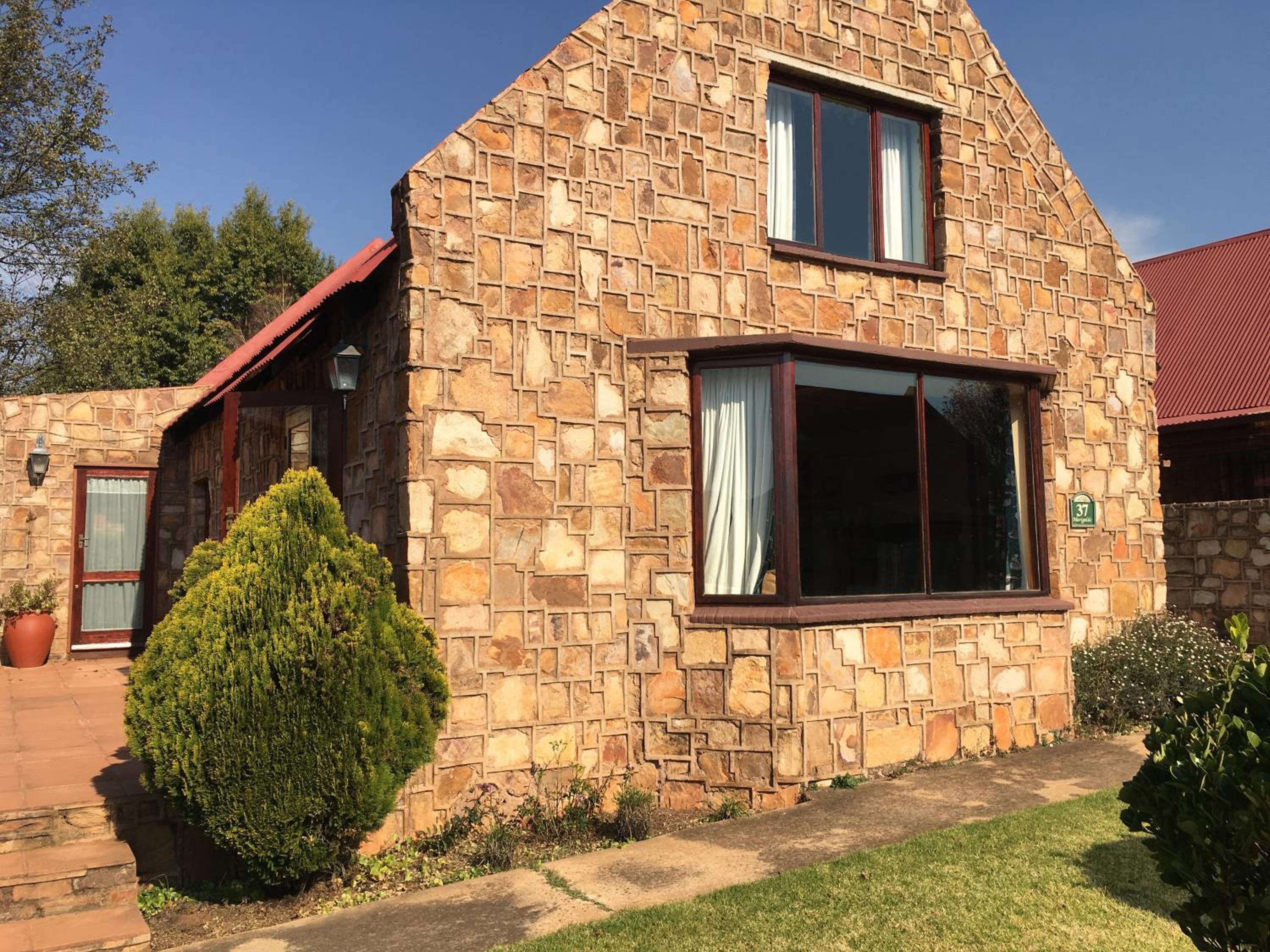 Three-Bedroom House - Photo 15