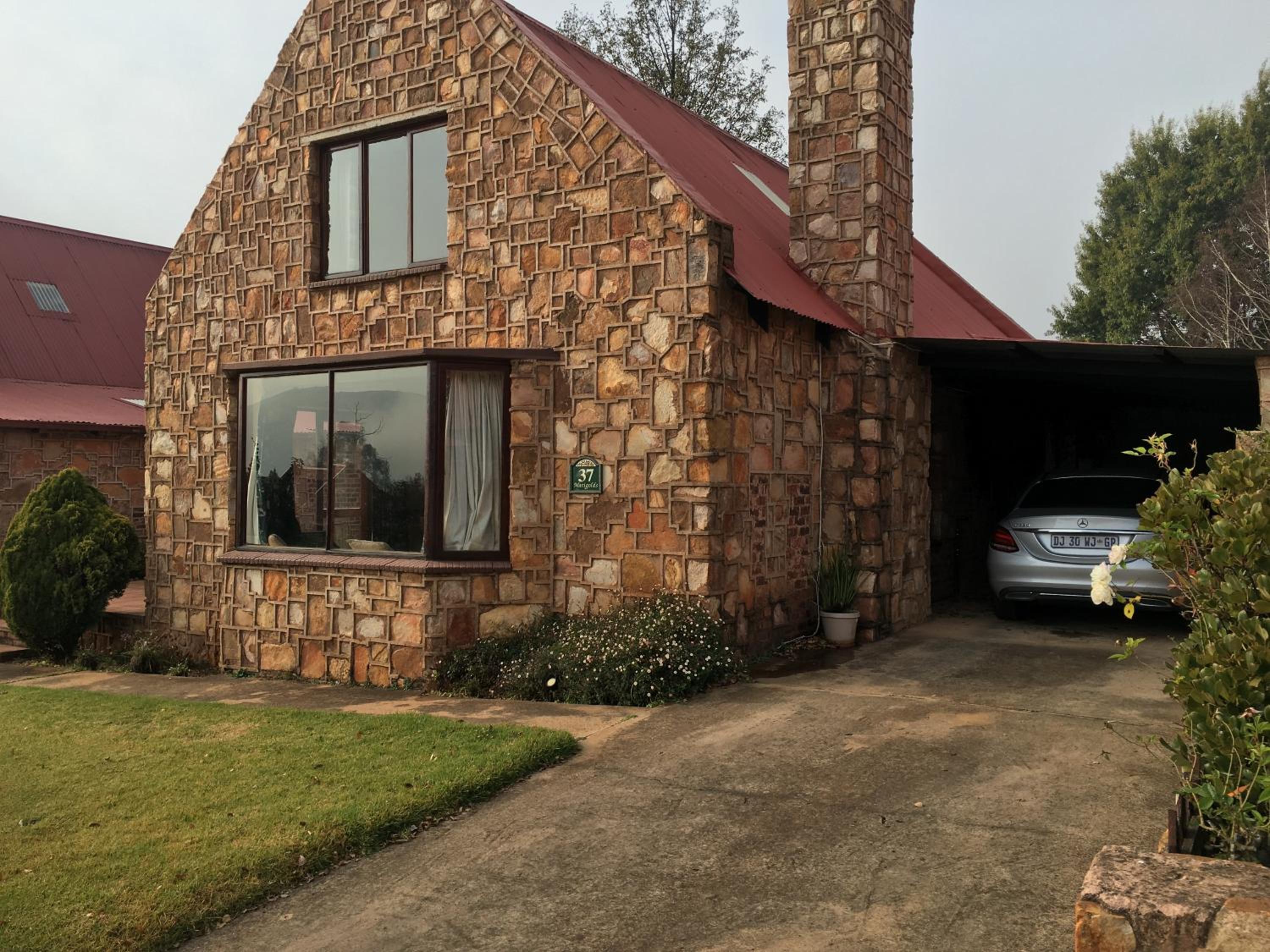 Three-Bedroom House - Photo 19