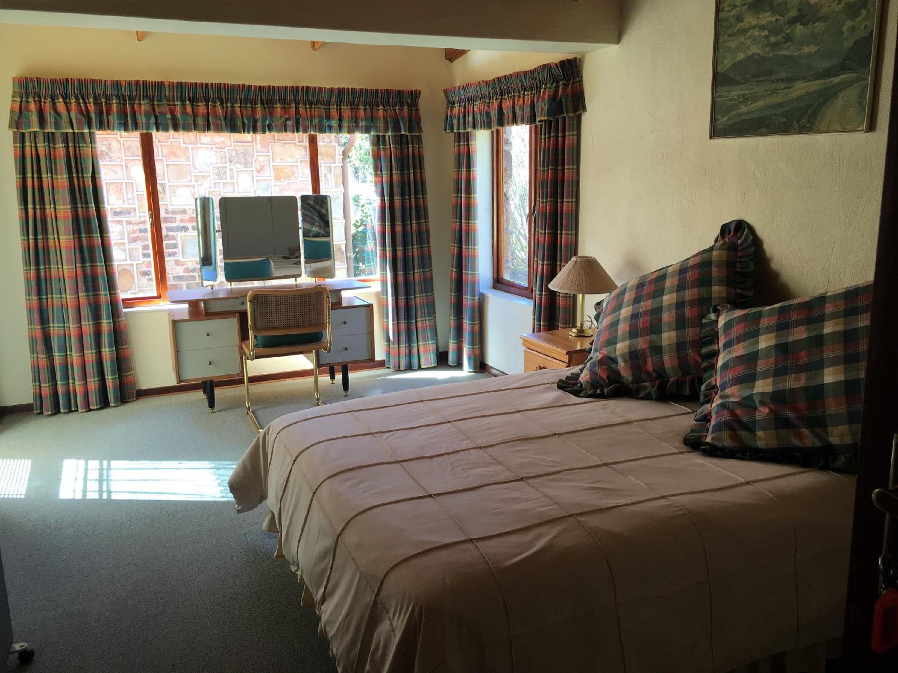Three-Bedroom House - Photo 21