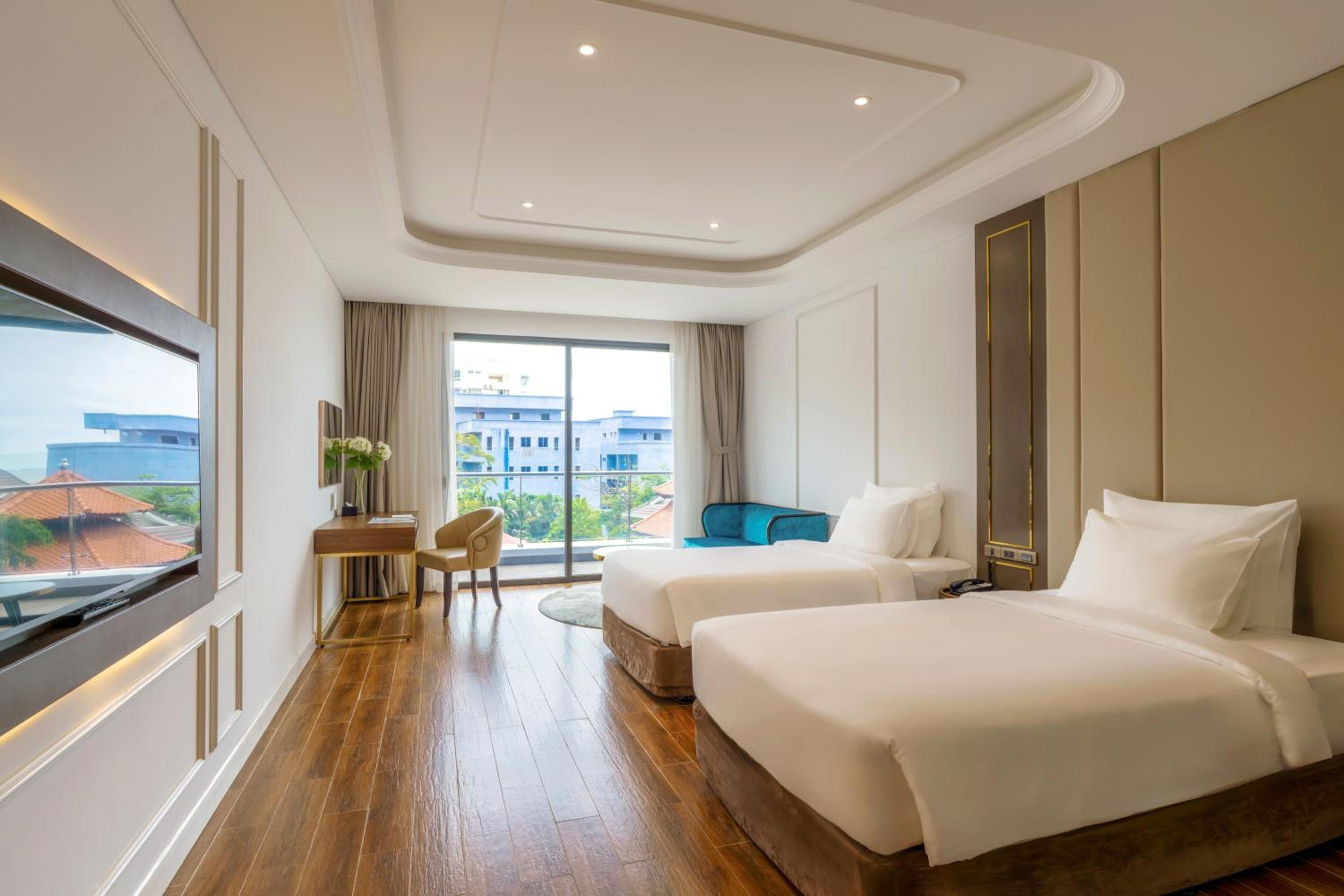 Superior Twin Room with Garden View photo 3