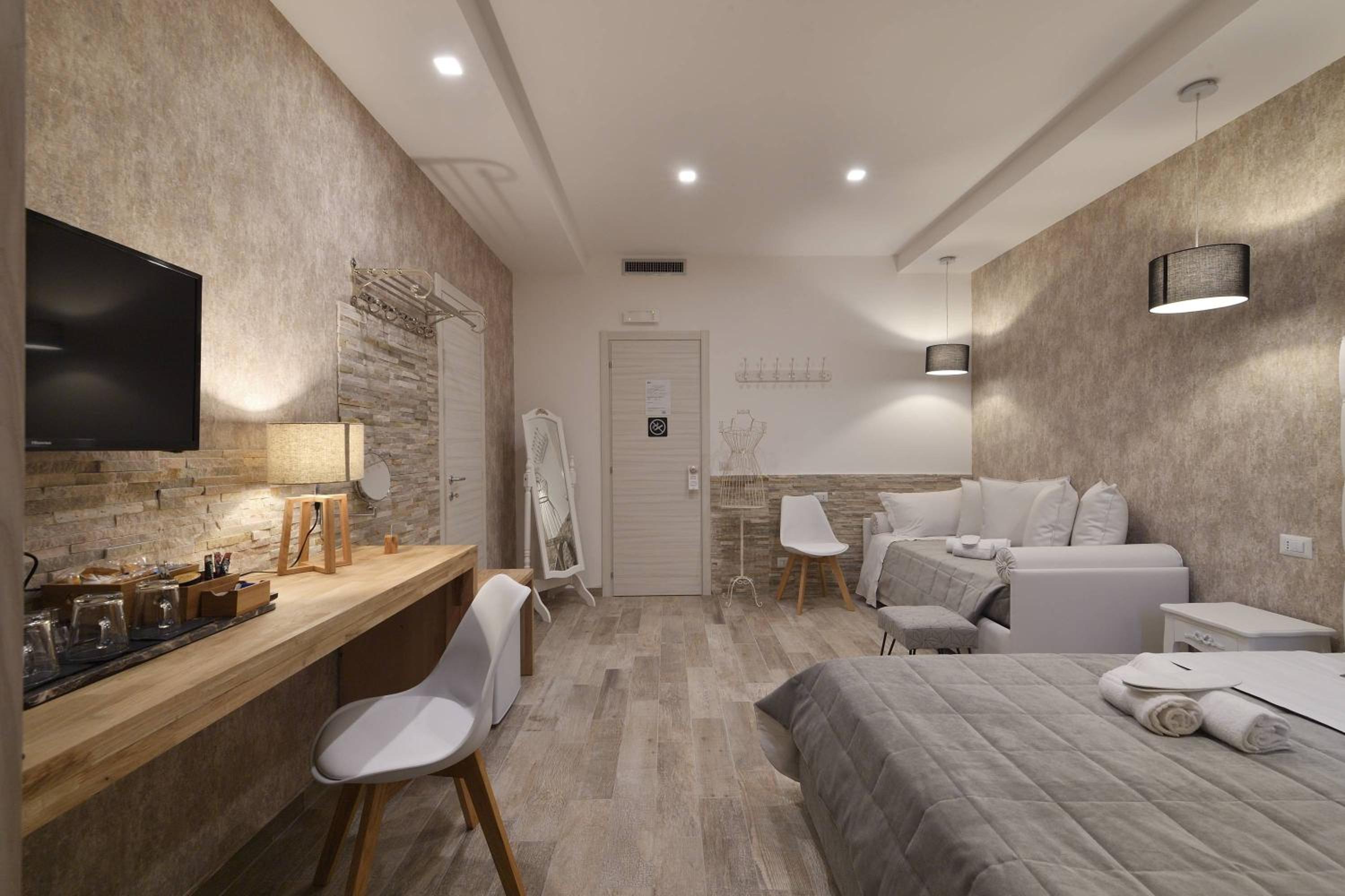 Superior Triple Room photo 3