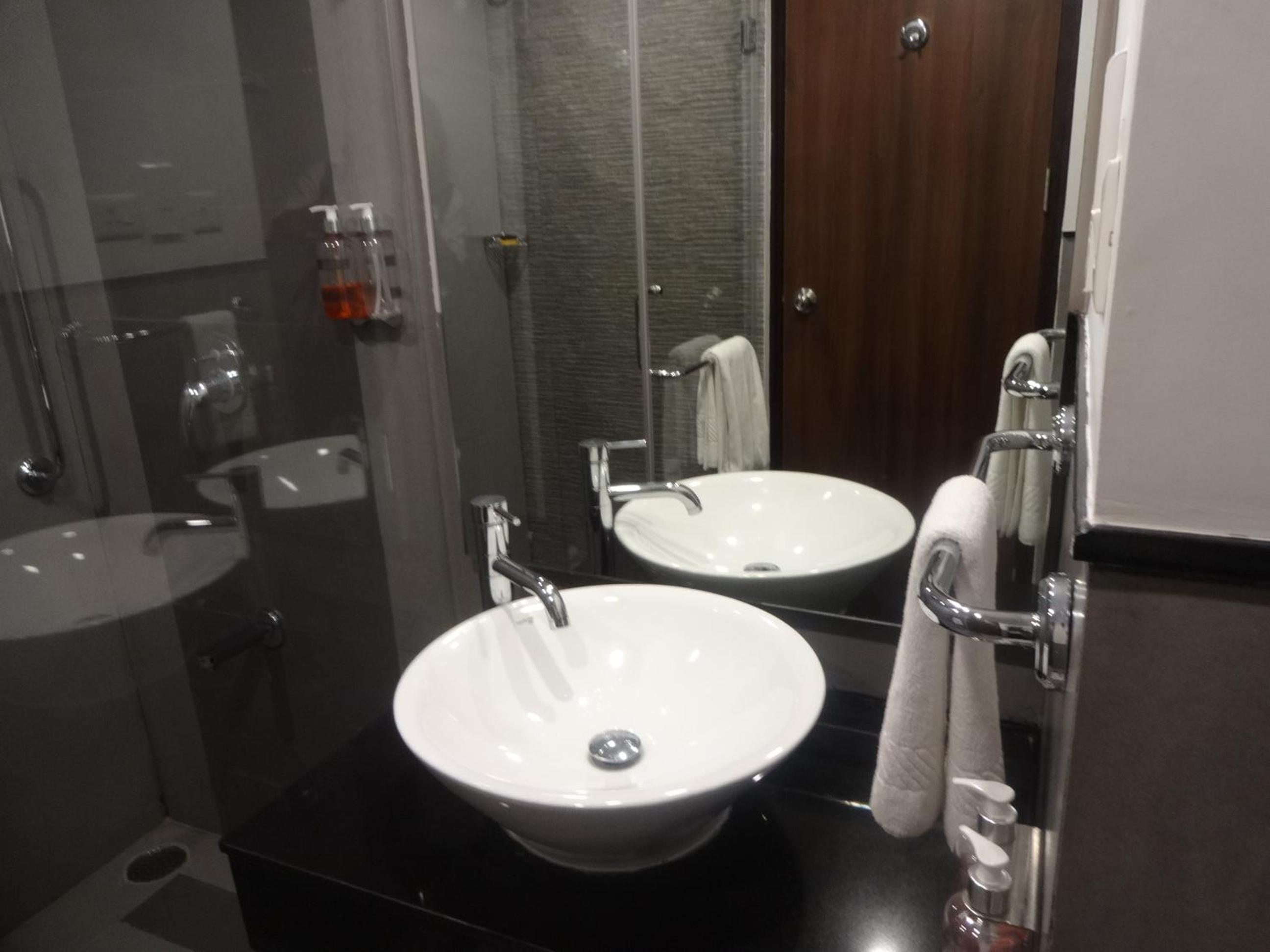 Studio Room (20% discount on SPA/Laundry) and Free Happy Hours and Room Upgrade subject to availability) photo 2