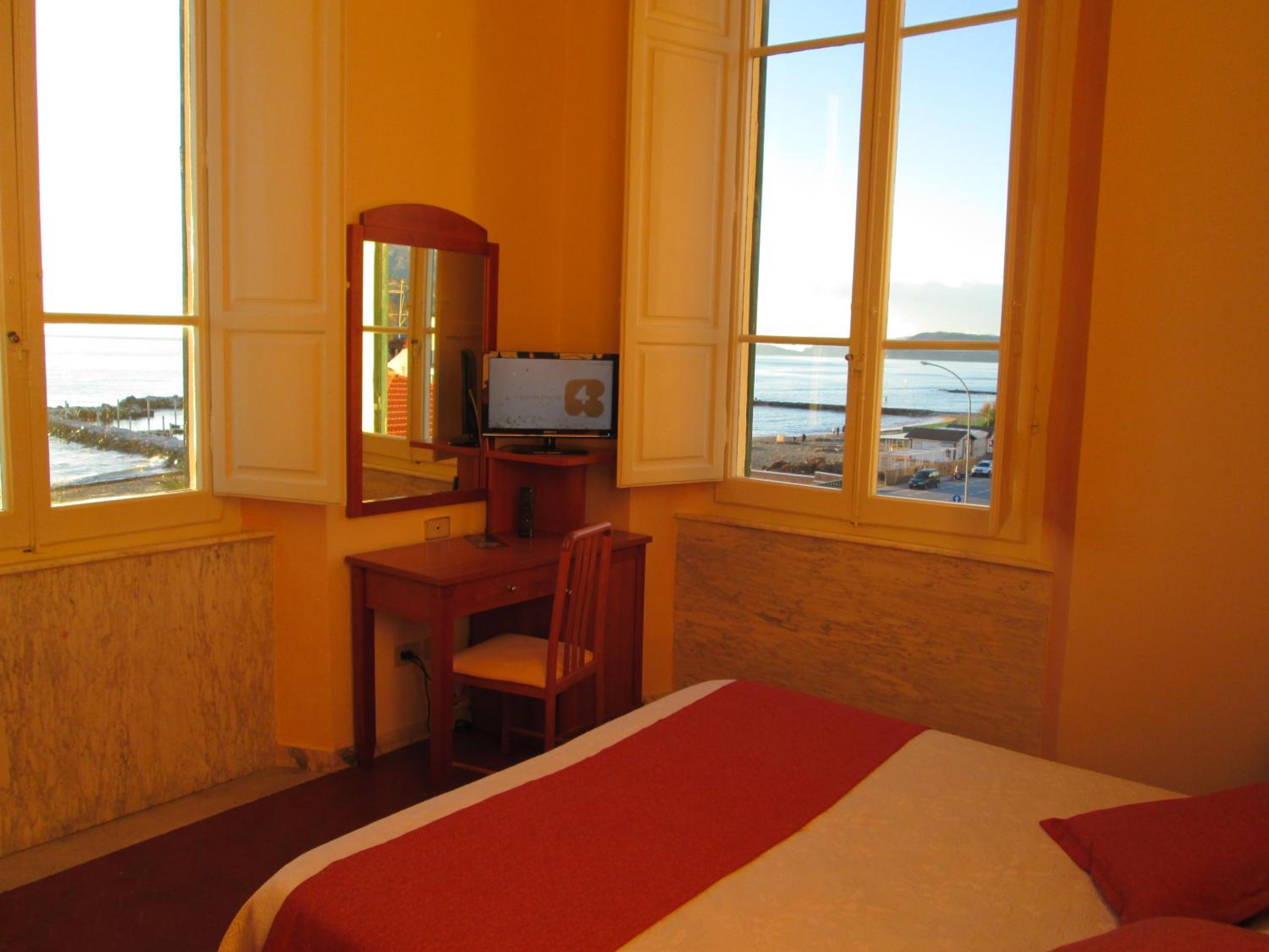 Double Room with Front Sea View photo 1