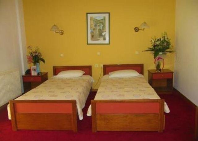Twin Room - Photo 12
