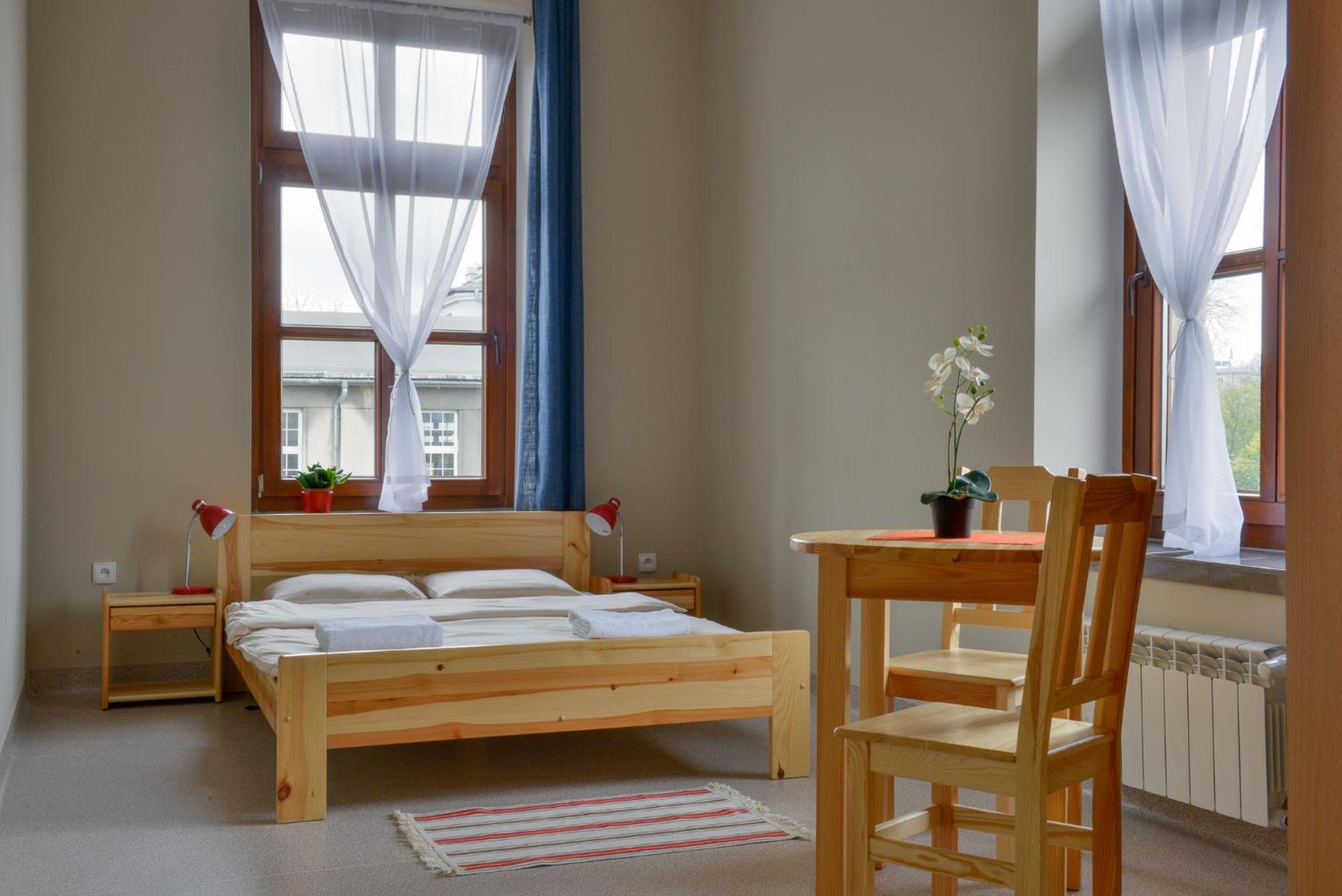 One-Bedroom Apartment - Photo 1
