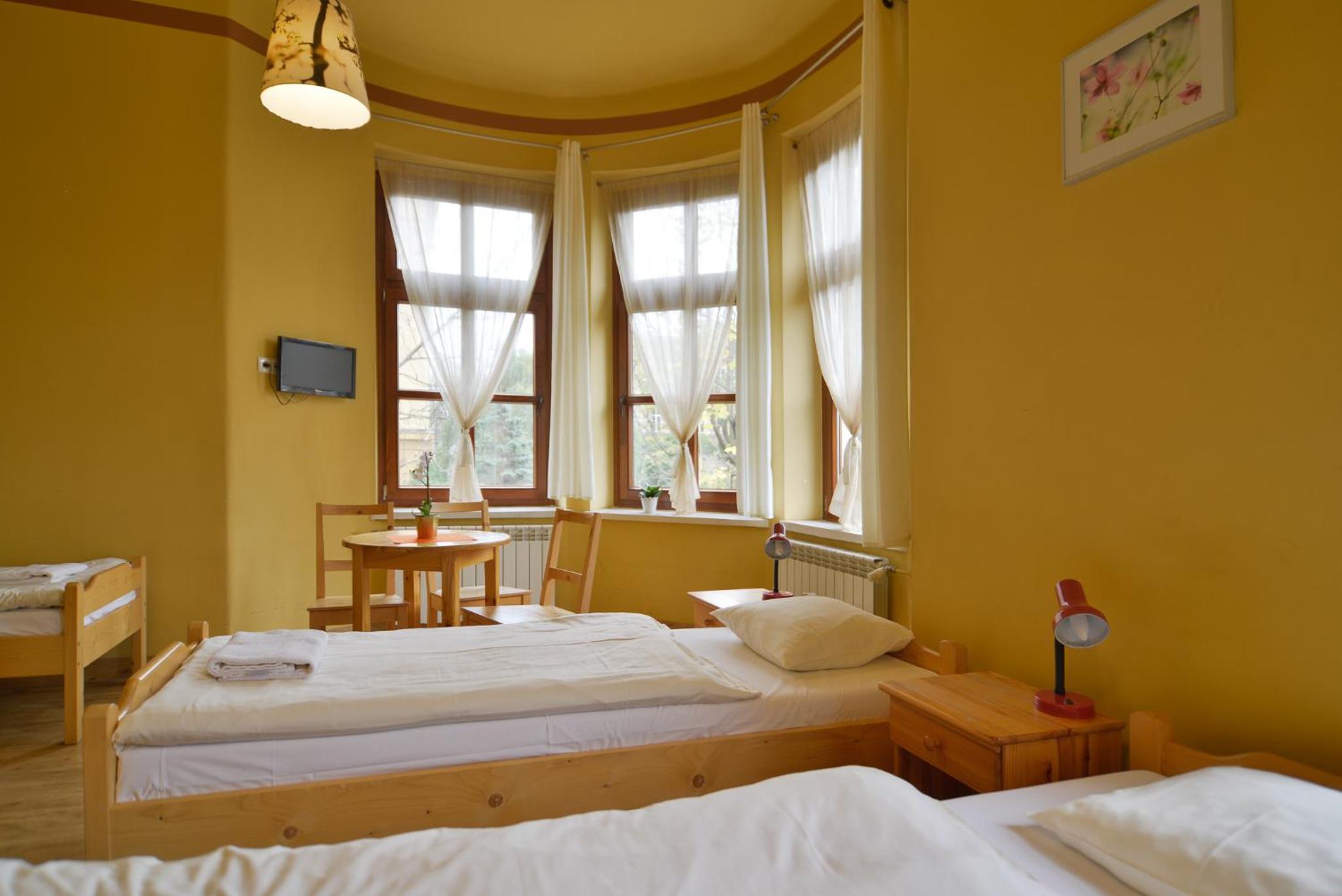 Triple Room with Bathroom - Photo 1