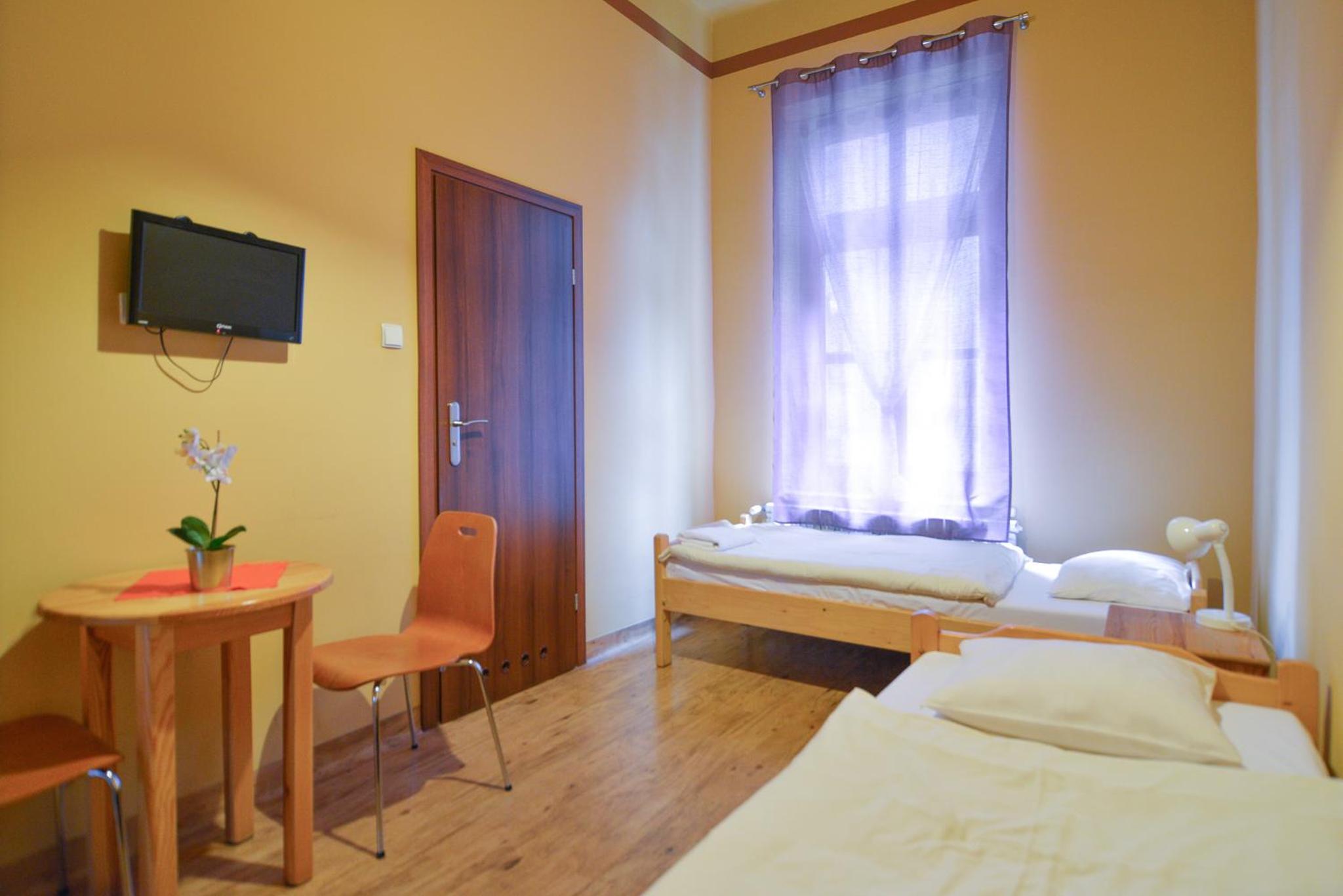 Twin Room with Private Bathroom - Photo 1