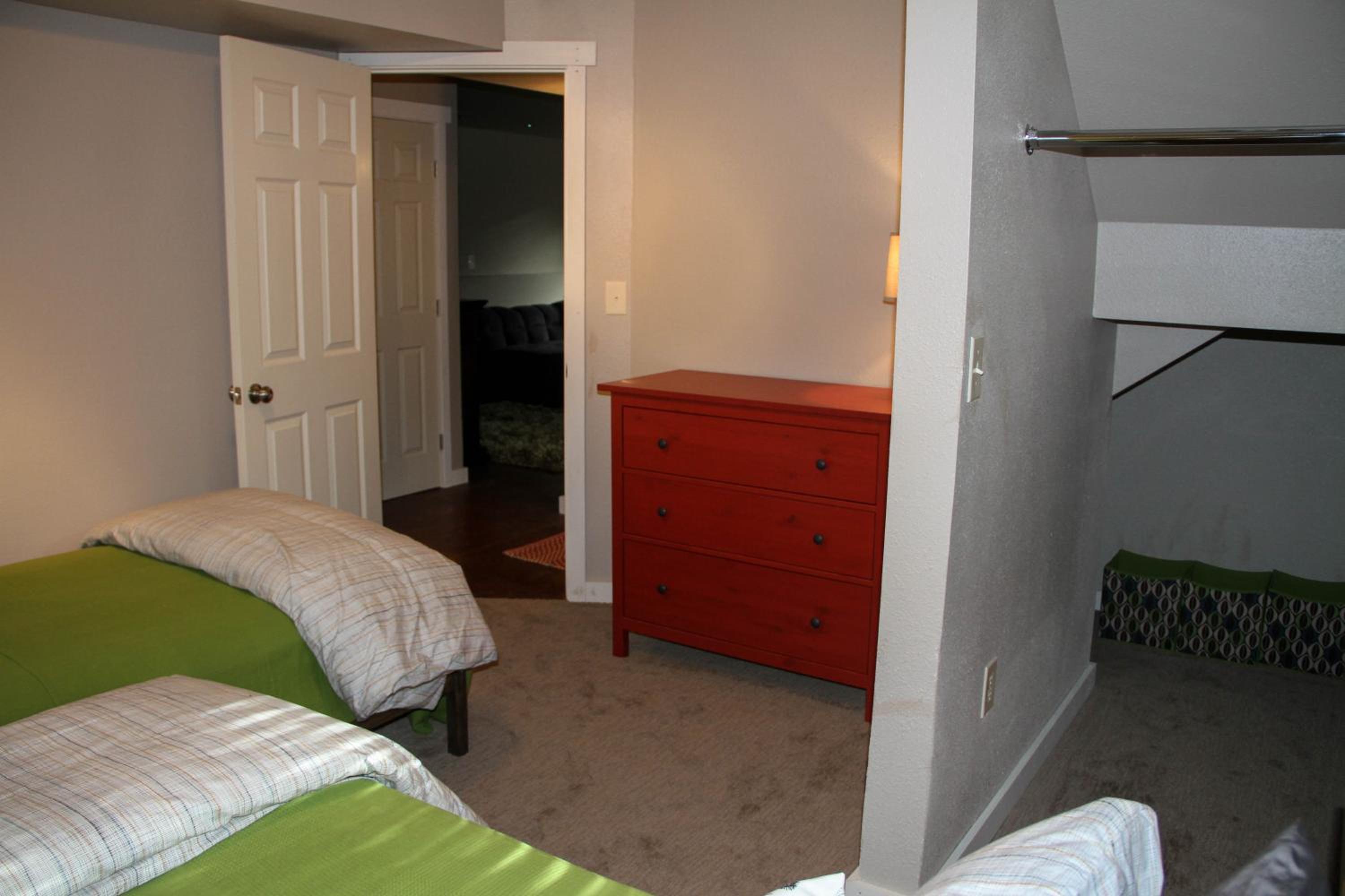 Four-Bedroom House photo 1