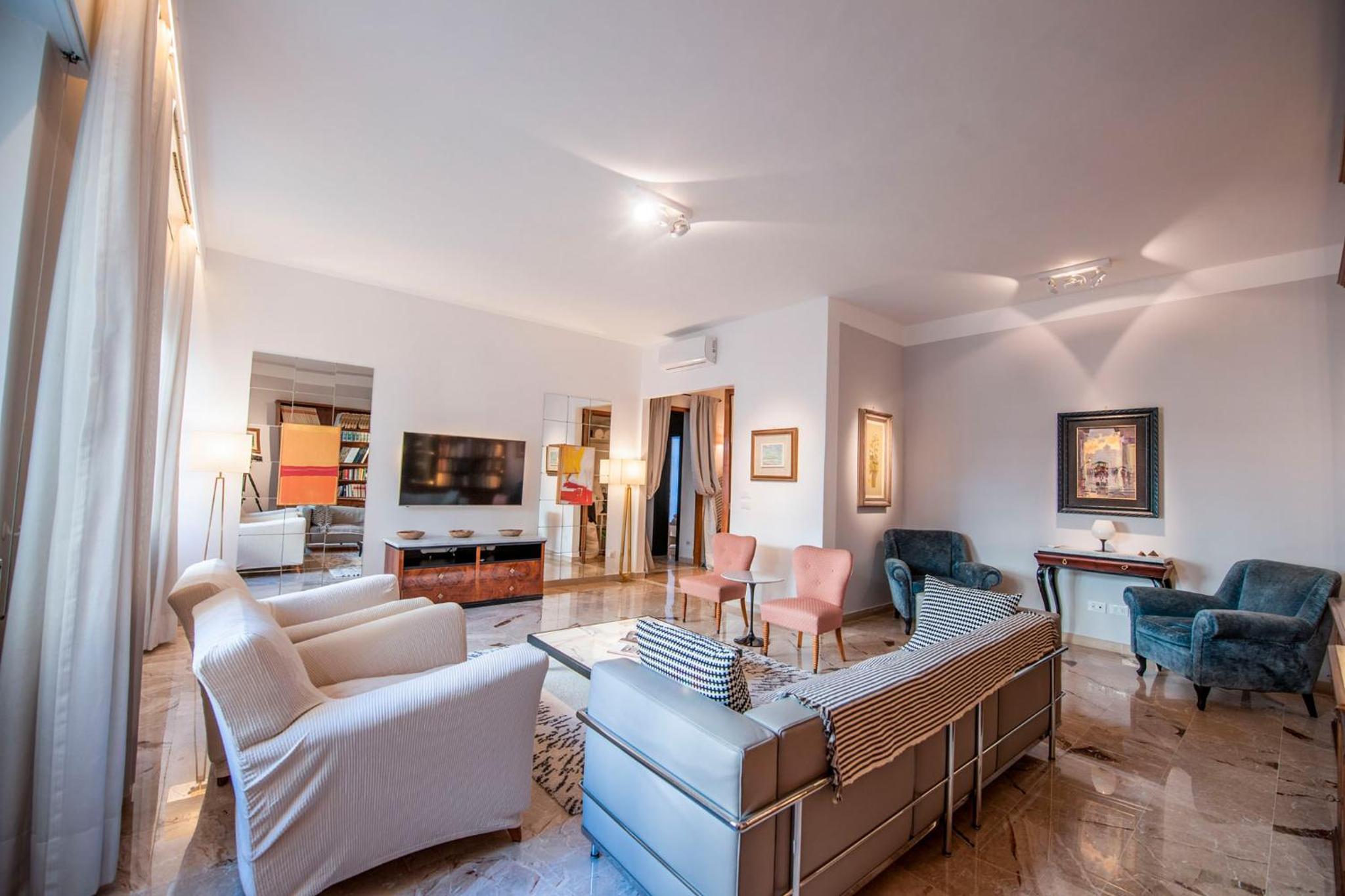 Deluxe Apartment