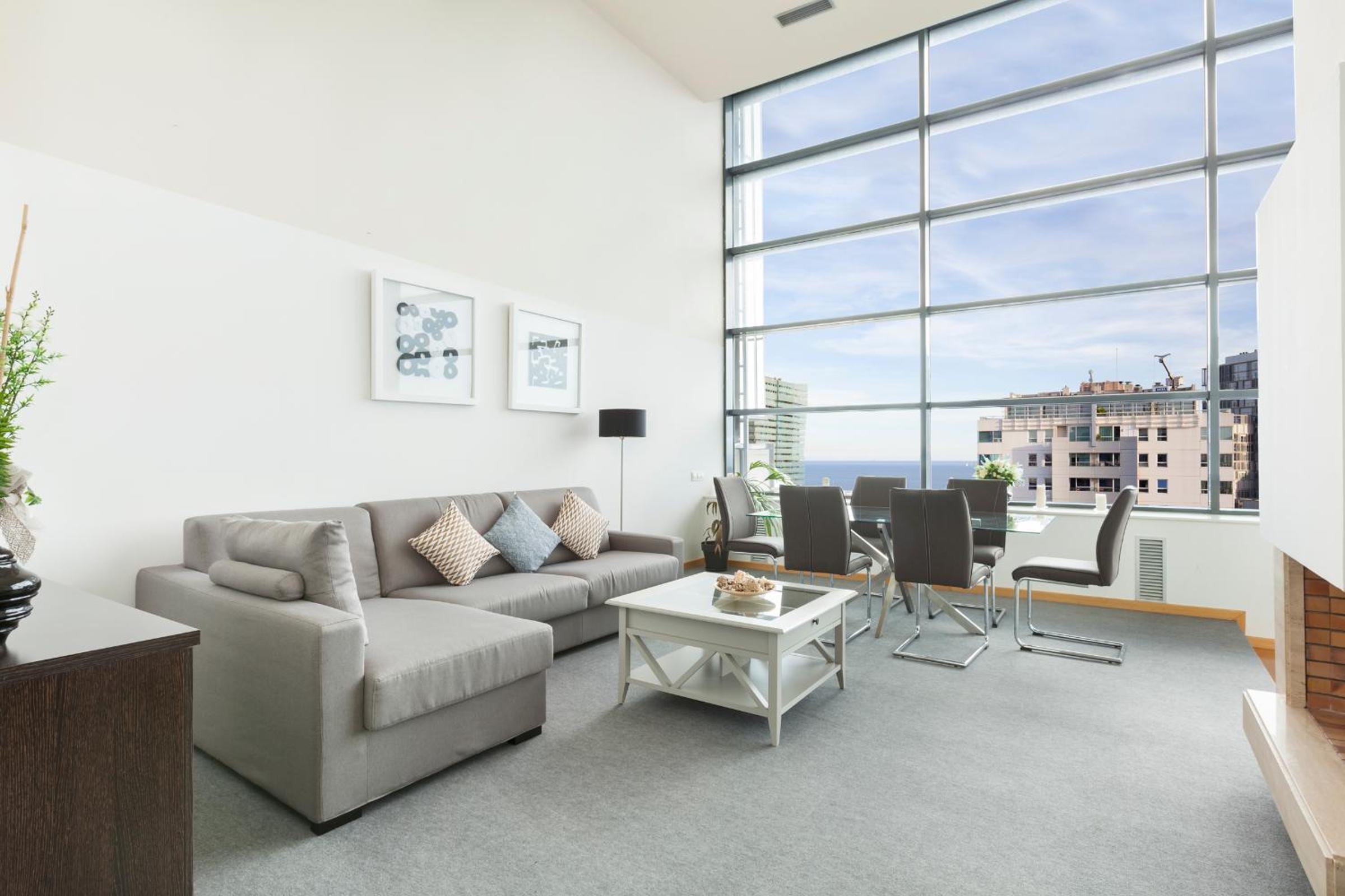 Ático Apartamento de Cuatro Habitaciones