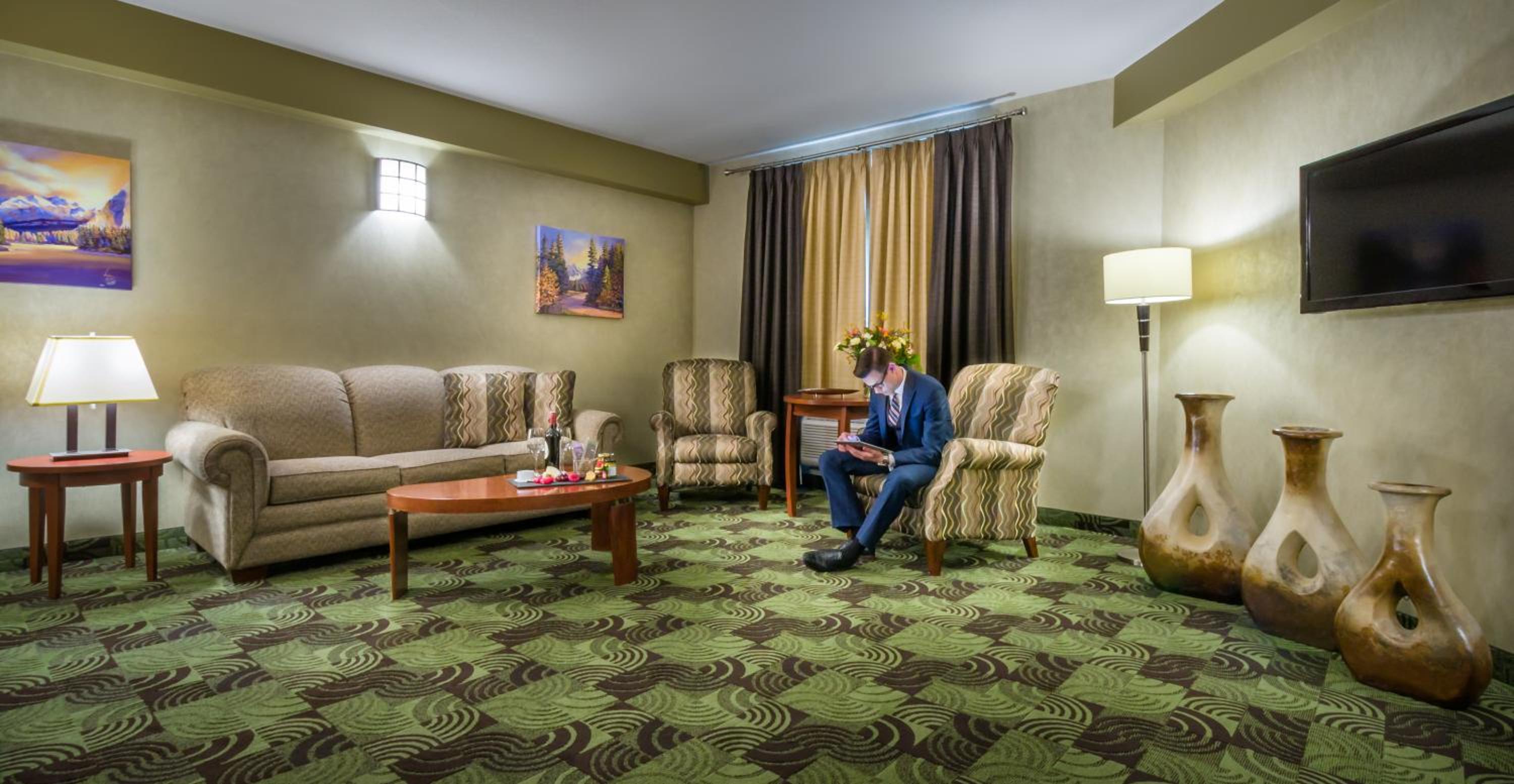 Business Suite - Photo 2