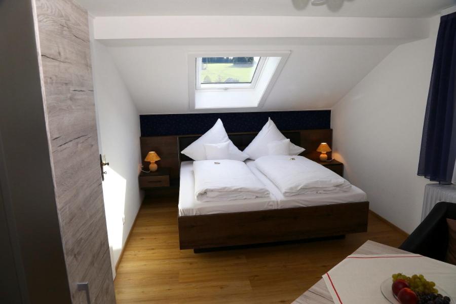 Standard Double Room - Photo 4