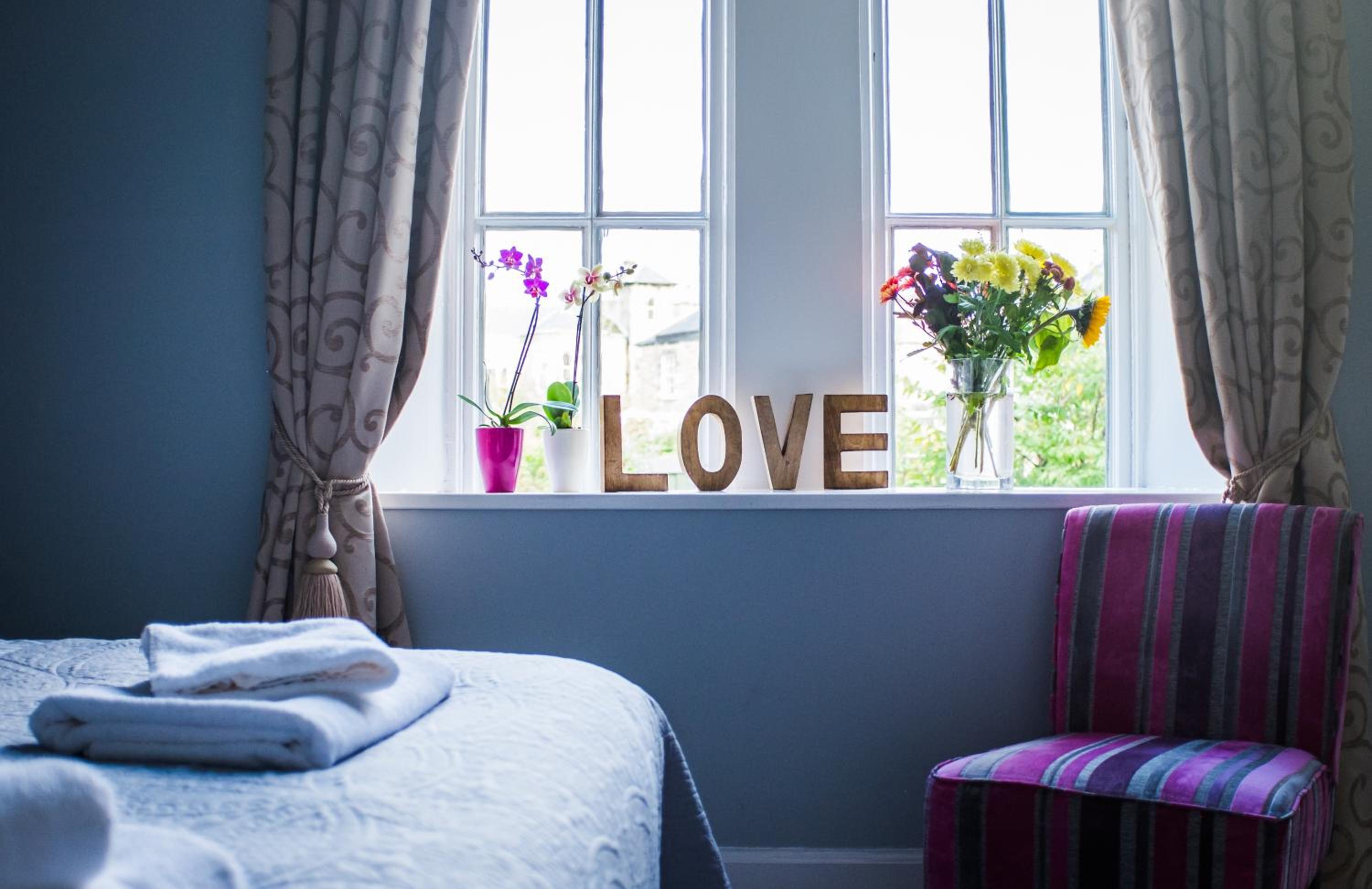 Standard Queen Room - Photo 7