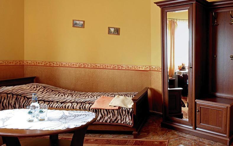 Double or Twin Room photo 3