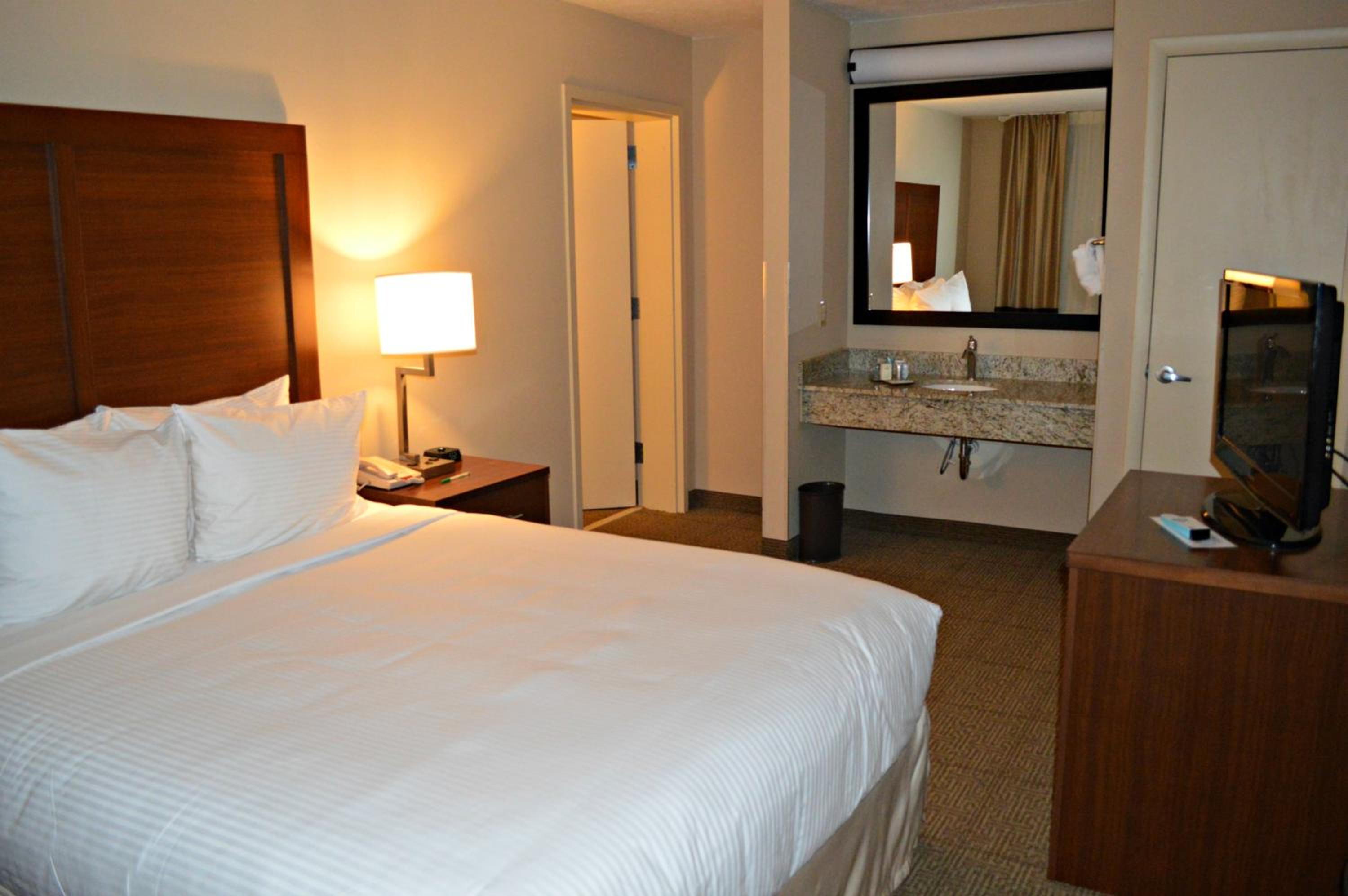 Two Bedroom Suite - Photo 2