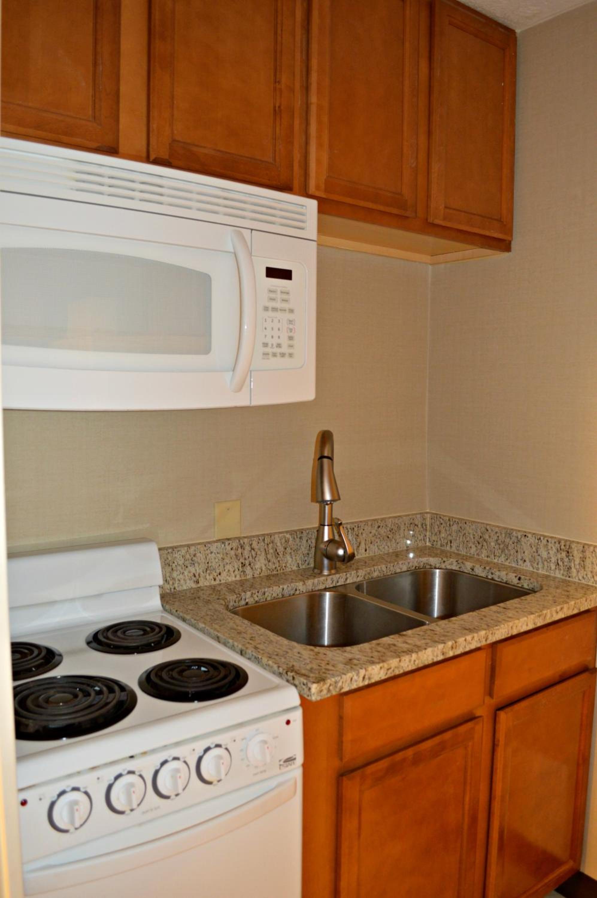 King Suite - Photo 2