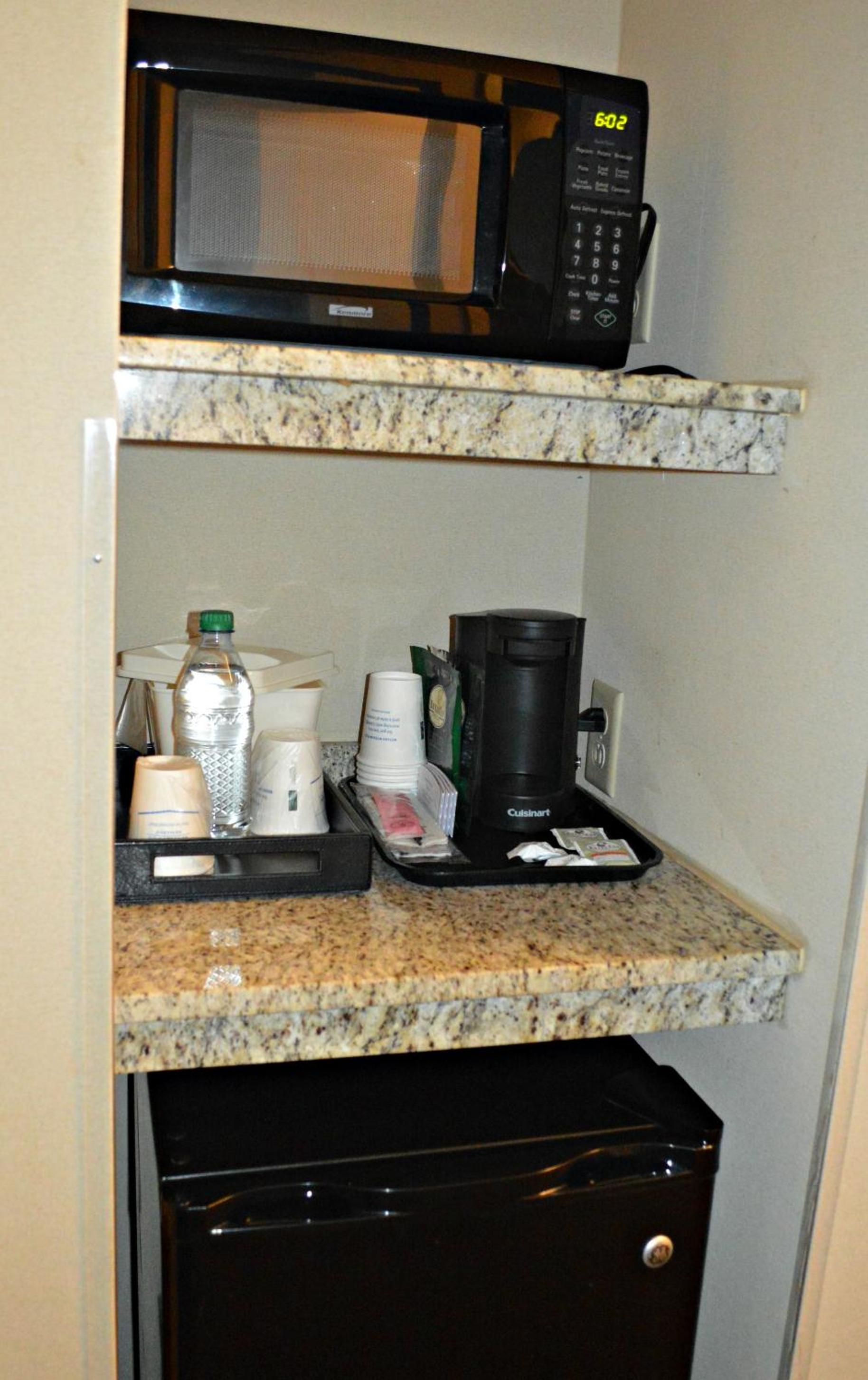 Junior King Suite - Photo 2