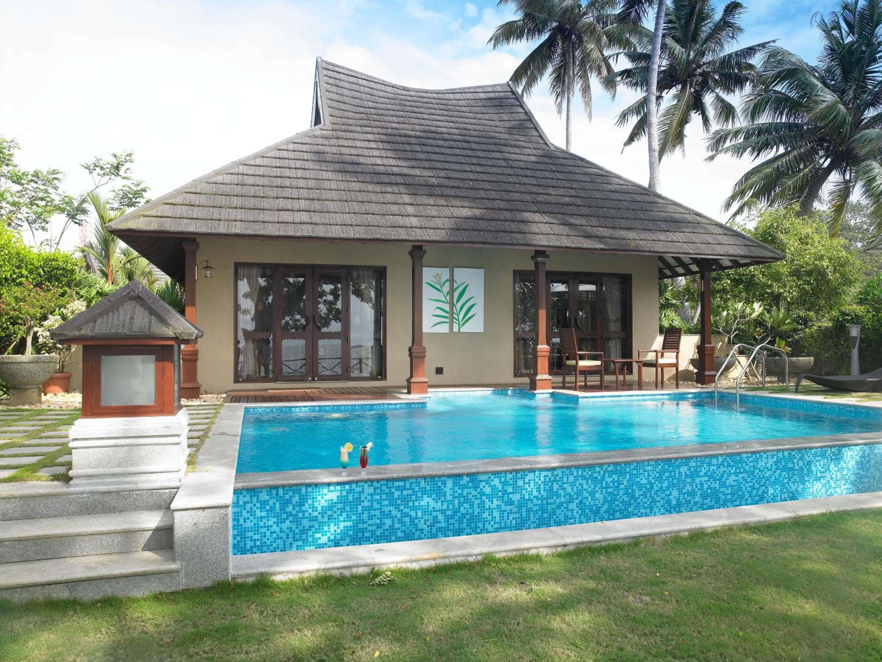 Presidential Villa with Private Pool photo 3