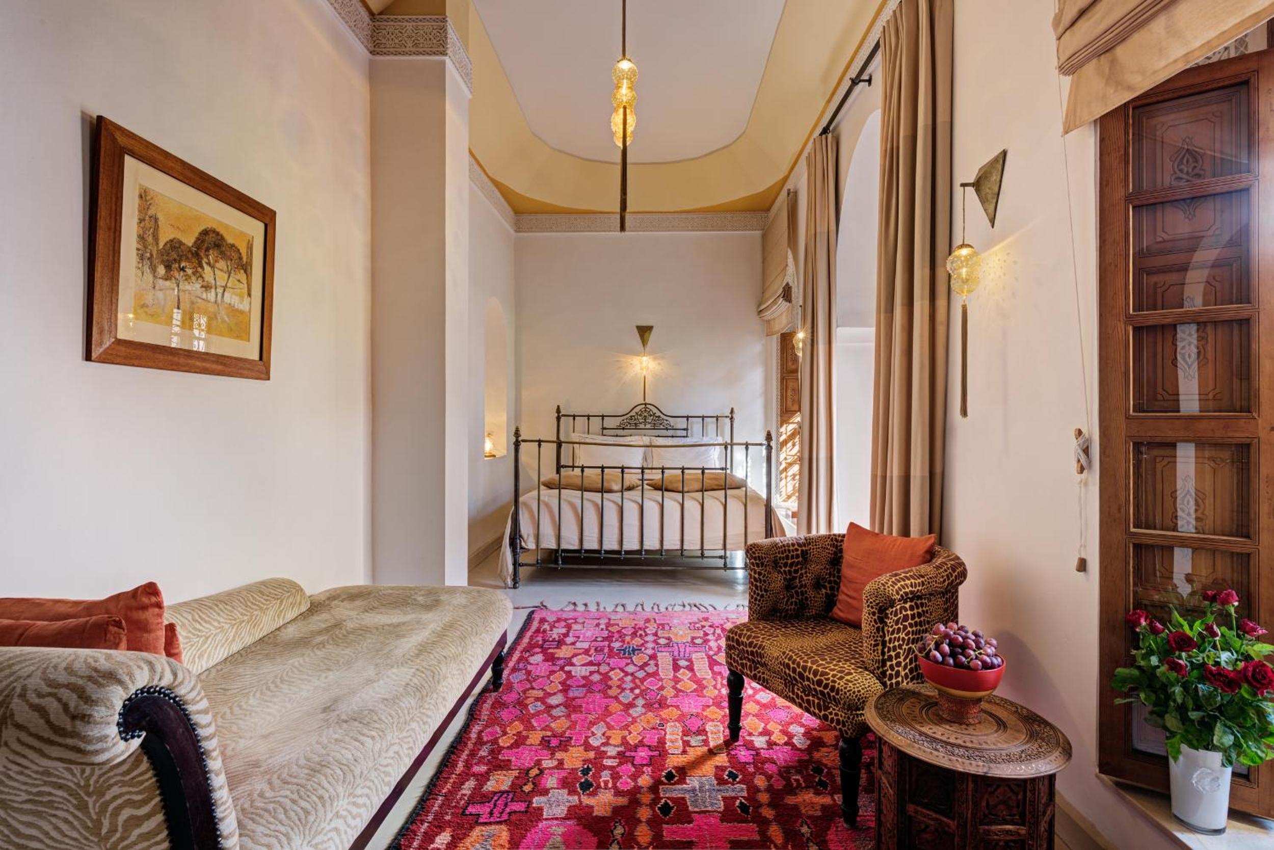 Junior Suite with Balcony - Photo 9