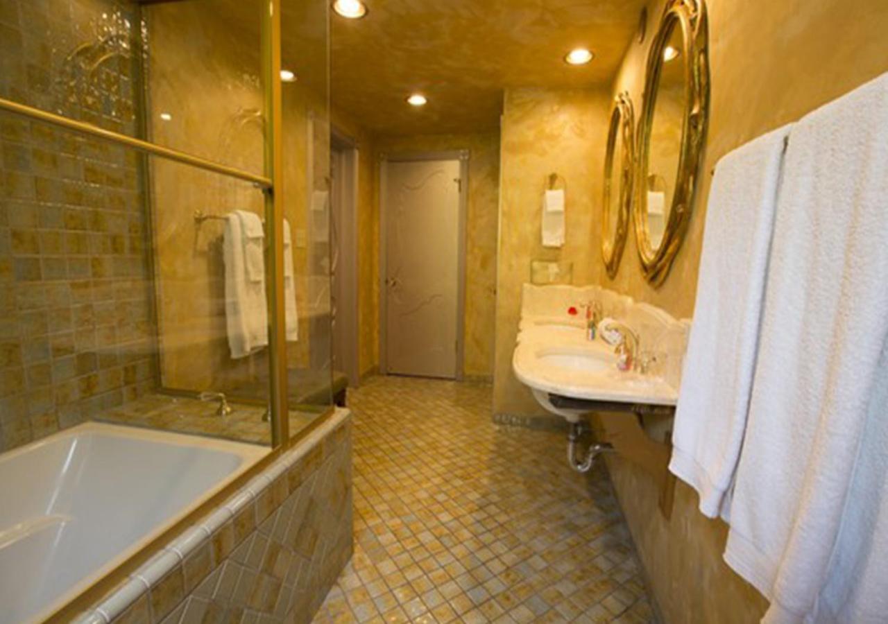 Traveler's Suite - Photo 2