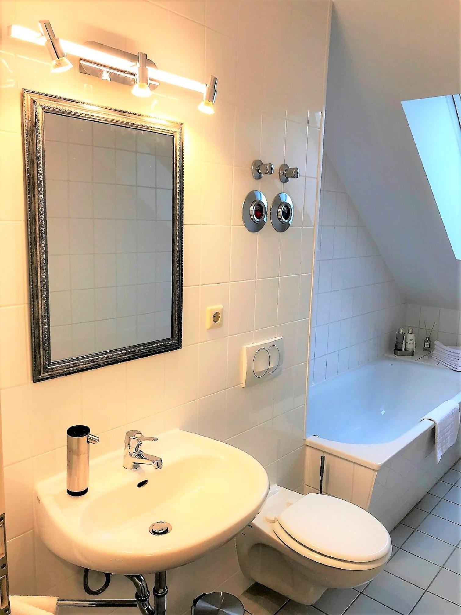 Three Bedroom Deluxe Apartment - Photo 30