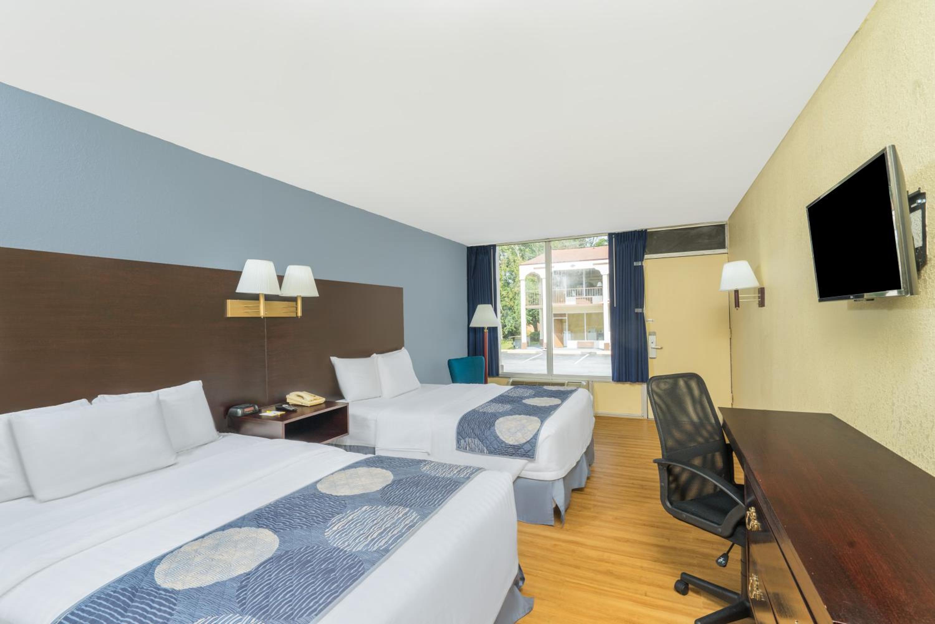 Double Room with Two Double Beds - Non-Smoking photo 3
