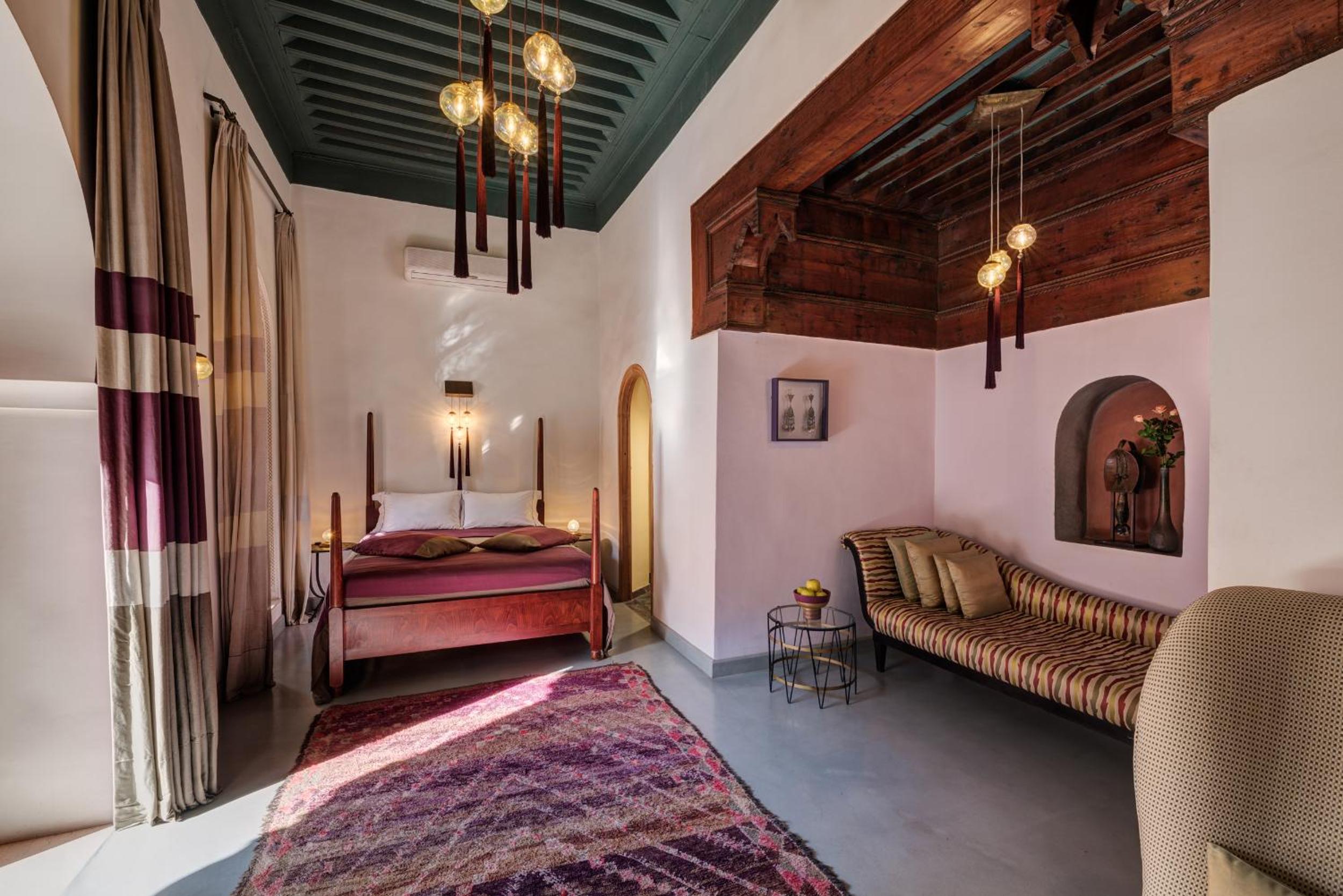 Suite with Balcony - Photo 8