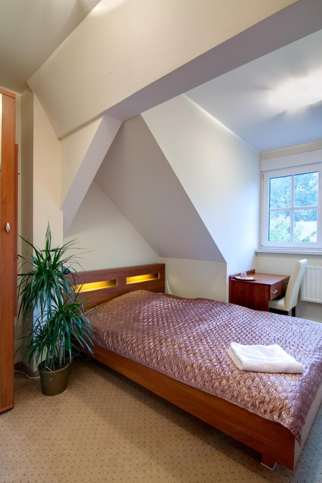 Single Room photo 3