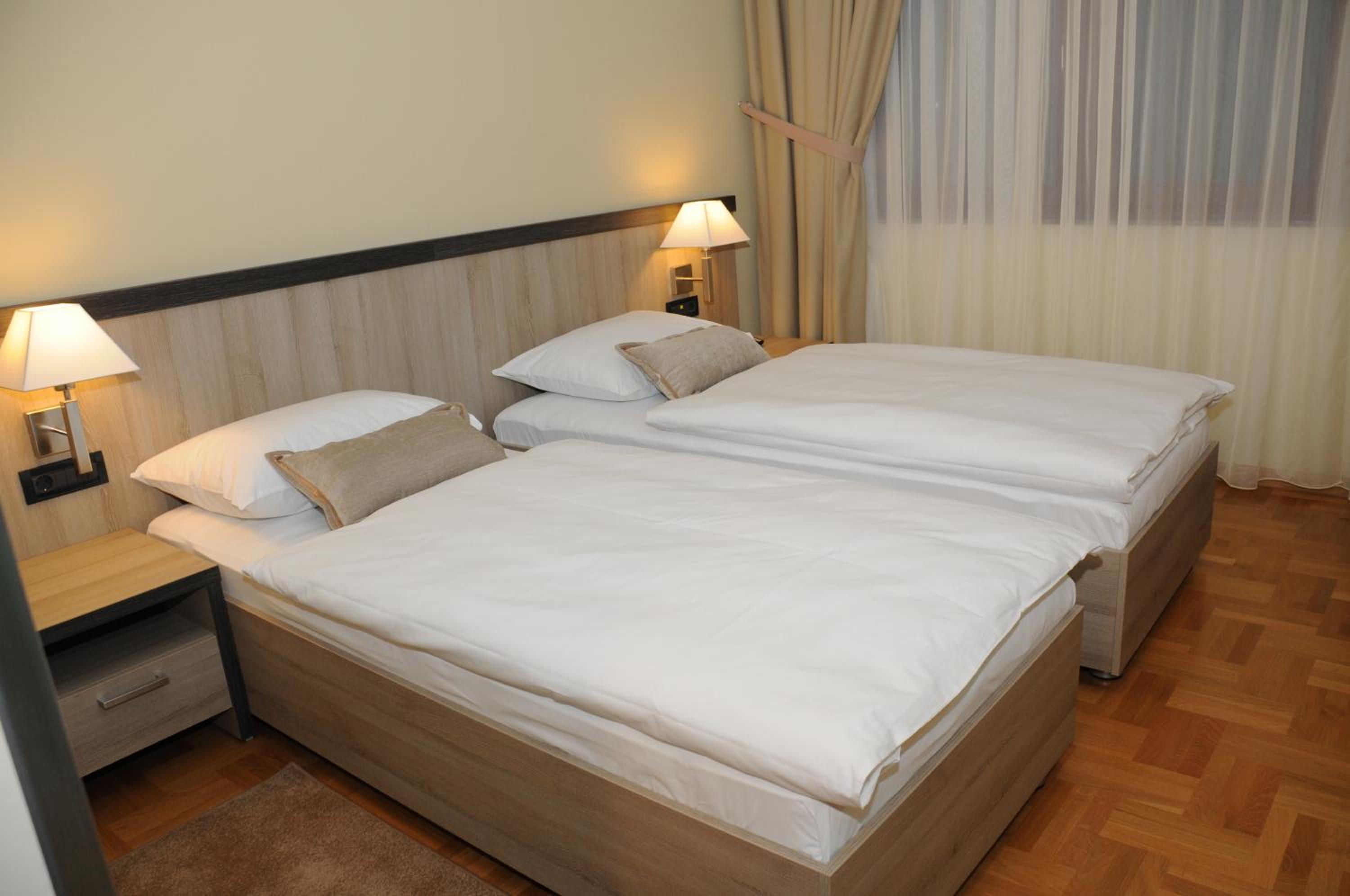 Double or Twin Room photo 3