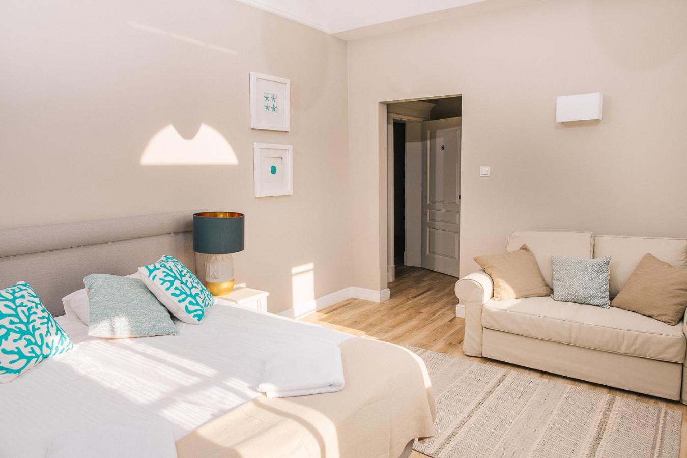 Deluxe Double or Twin Room photo 2