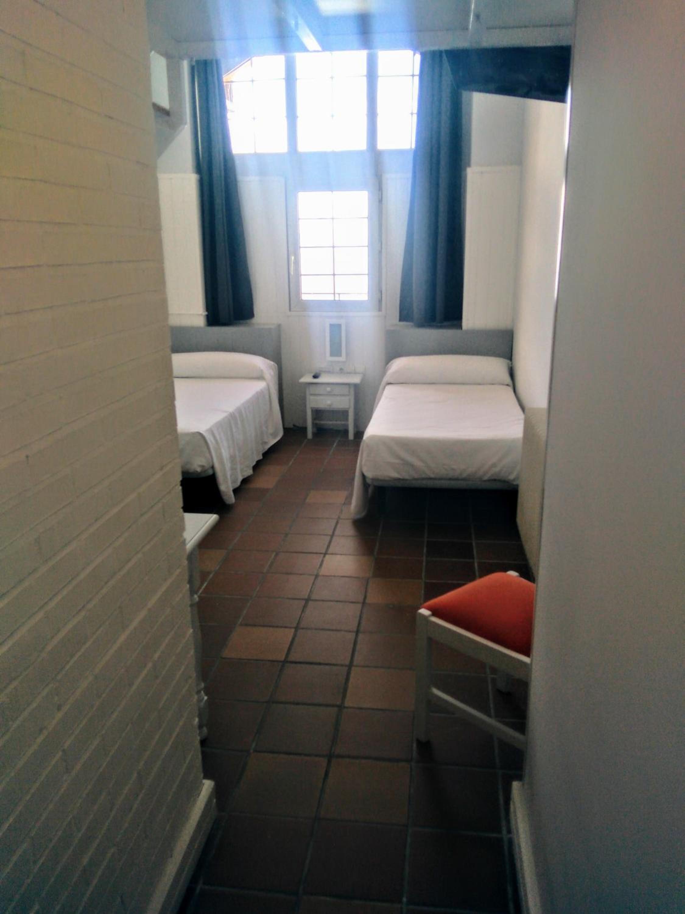 Quadruple Room (2 Adults + 2 Children) photo 2