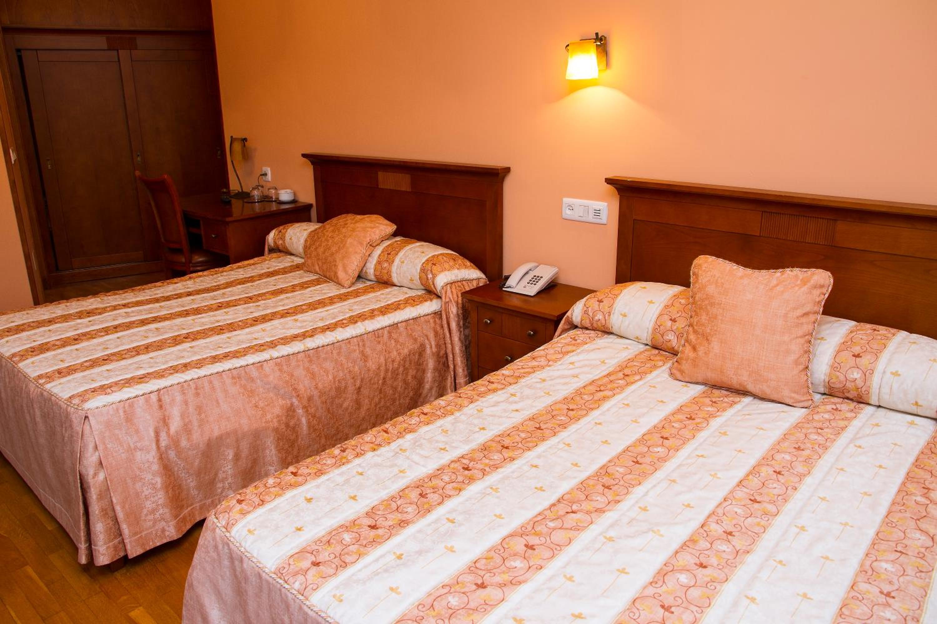 Family Room (2 Adults + 2 Children) photo 3